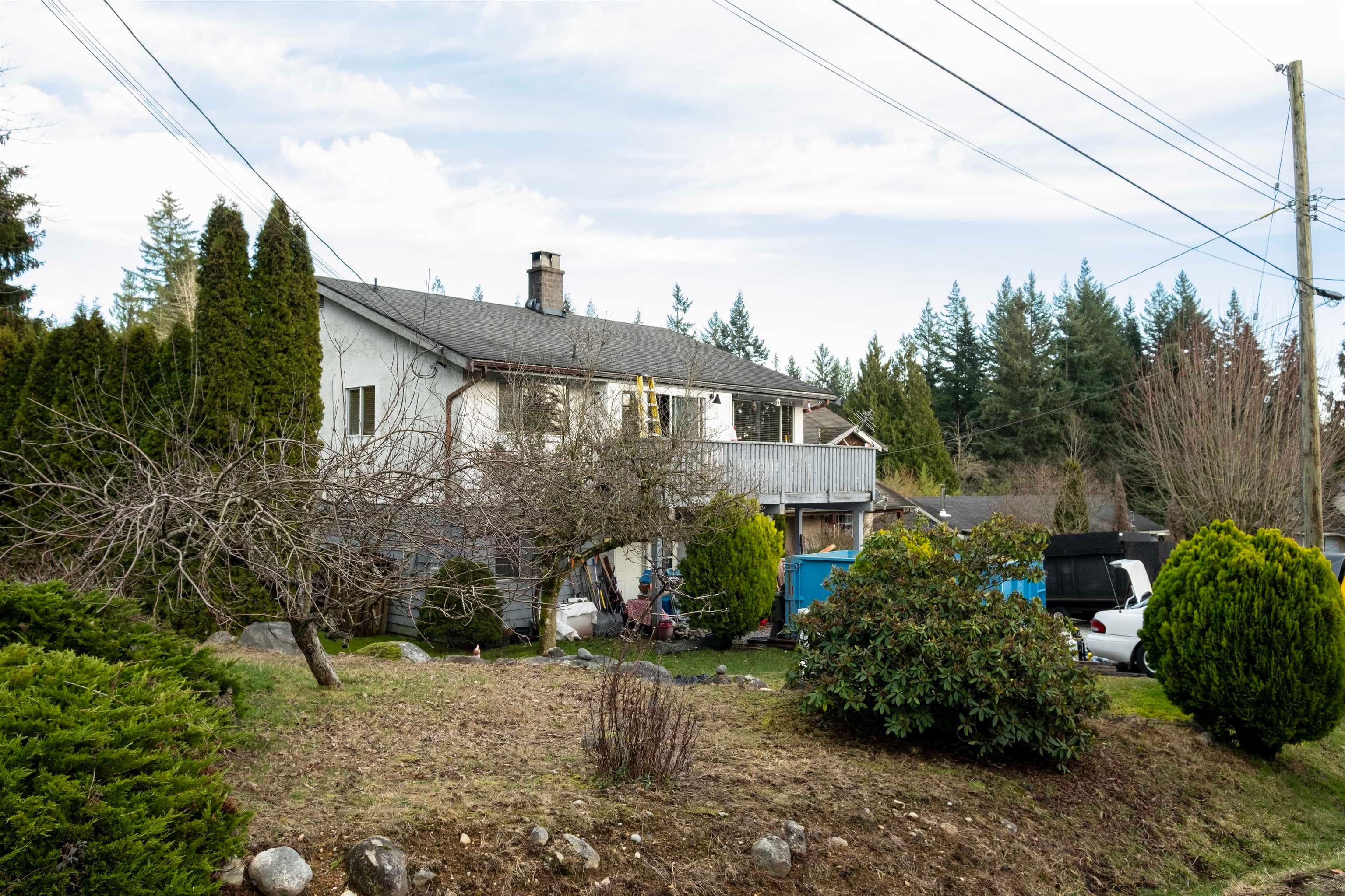 1214 Carole Place, Gibsons, V0N 1V4 — photo 1