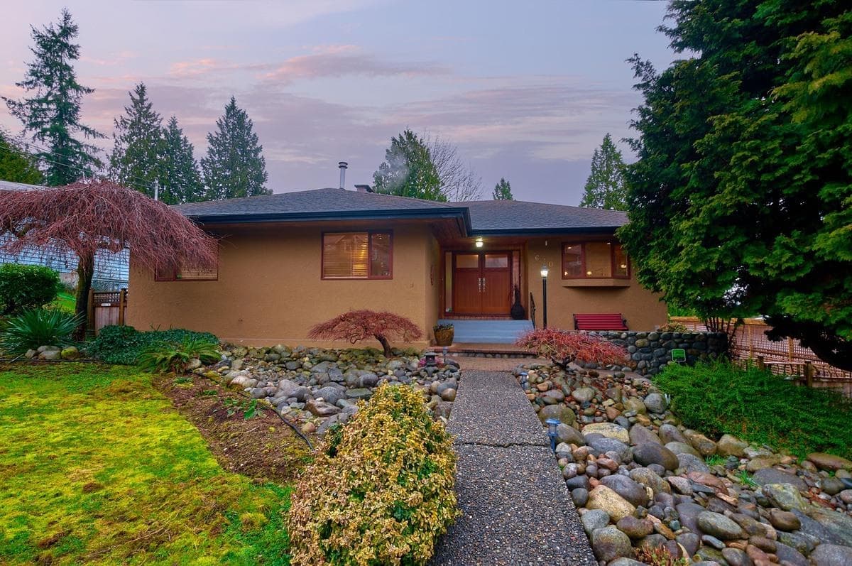 630 Sydney Avenue, Coquitlam, V3K 3K2 — photo 1