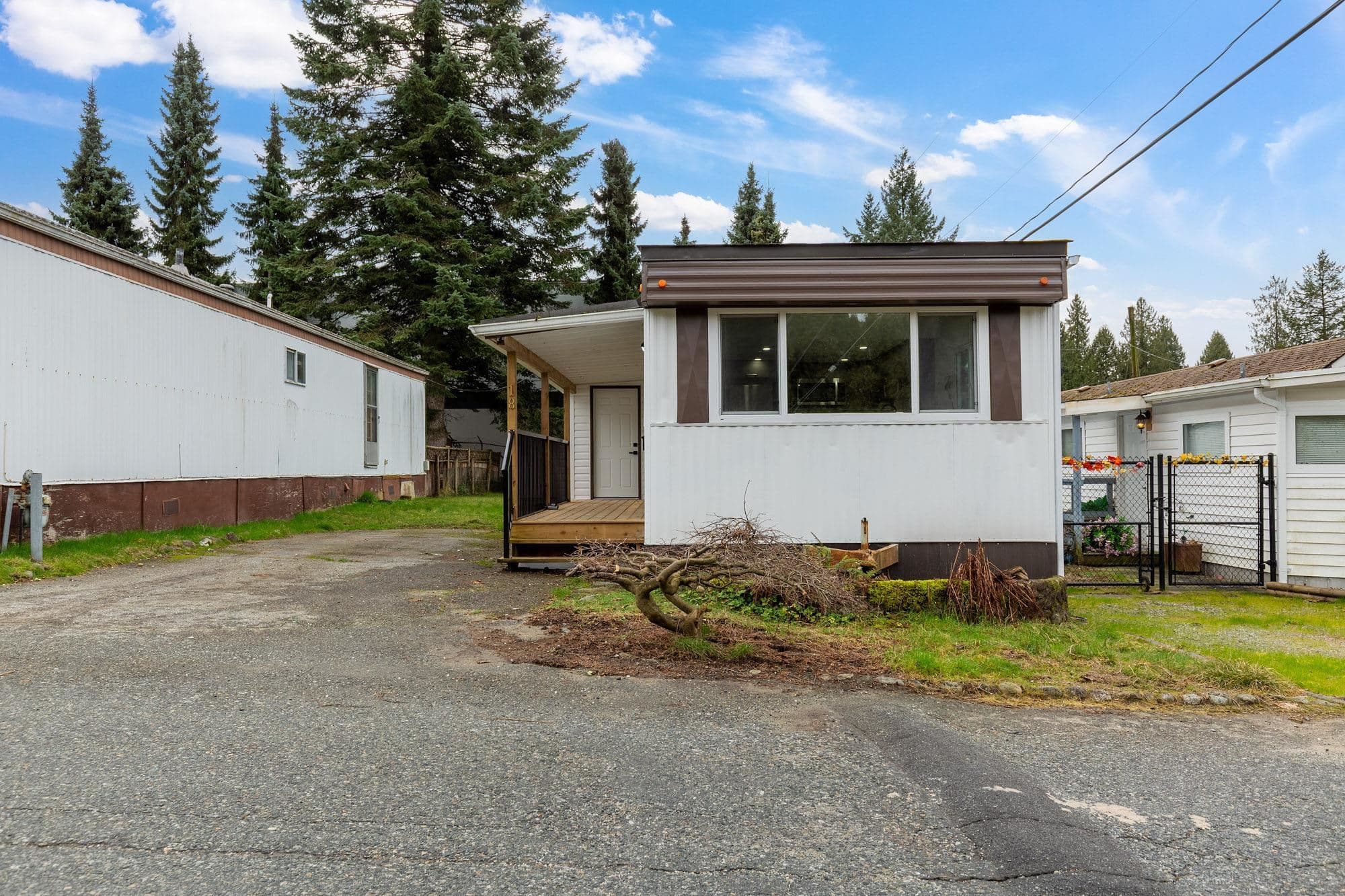 18 - 21163 Lougheed Highway, Maple Ridge, V2X 2R4 — photo 3
