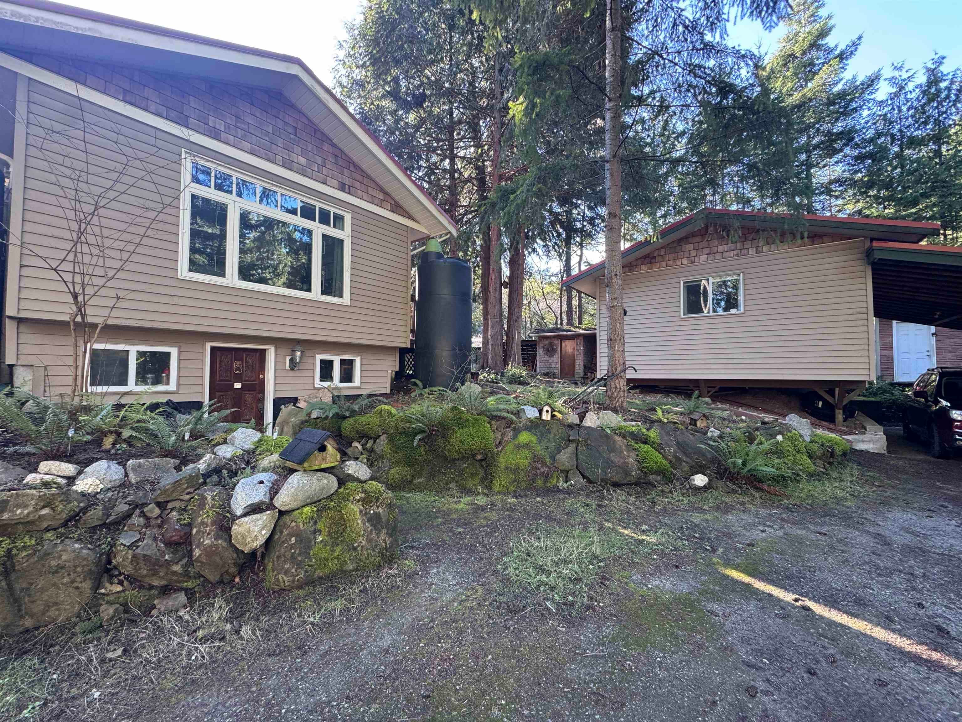 559 Blitz Road, Mayne Island, V0N 2J1 — photo 5