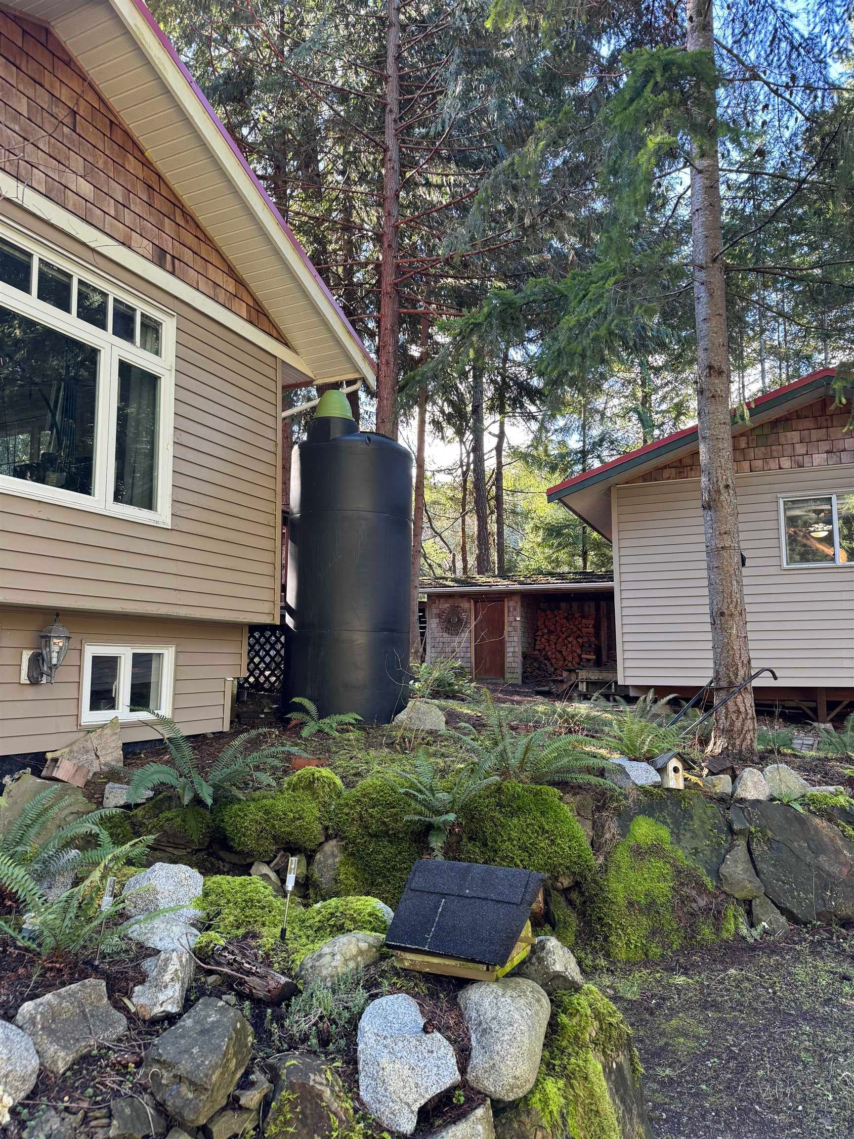 559 Blitz Road, Mayne Island, V0N 2J1 — photo 4