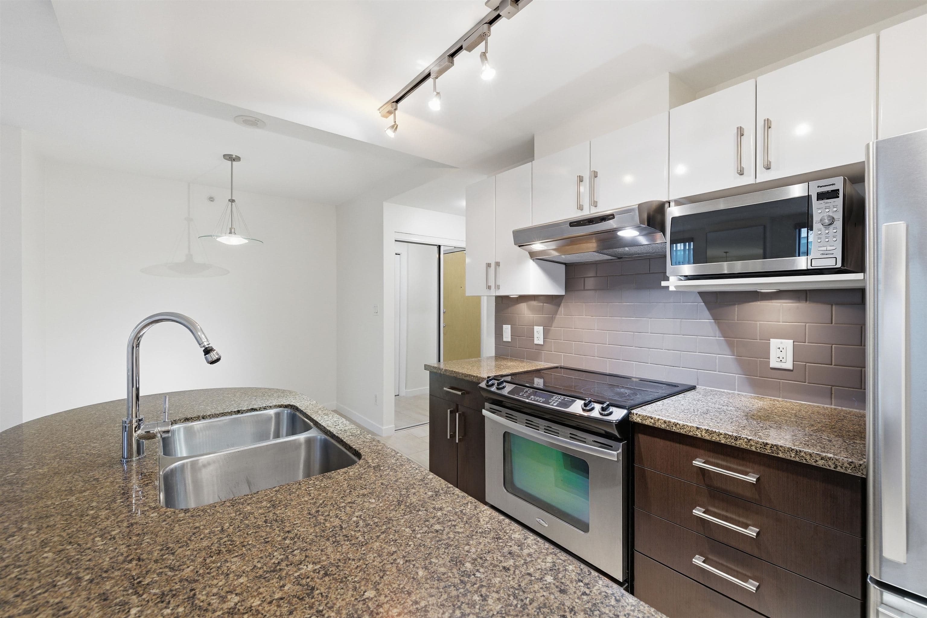 301 - 14 Begbie Street, New Westminster, V3M 0C4 — photo 4
