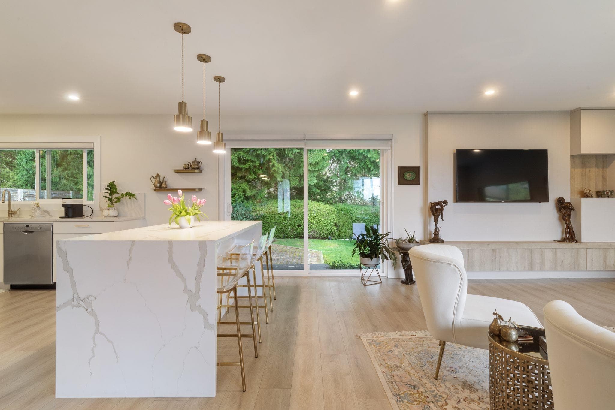 3950 Trenton Place, North Vancouver, V7R 3G5 — photo 1