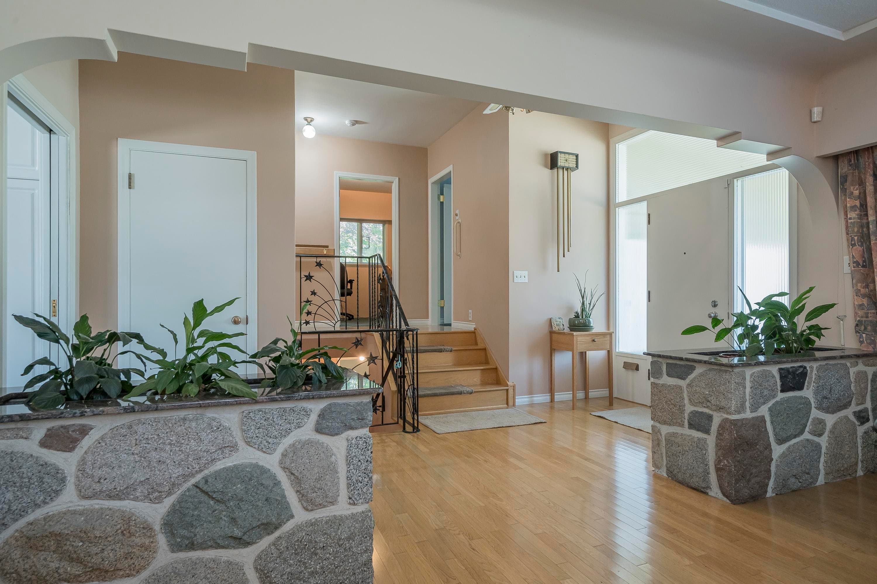541 Cochrane Avenue, Coquitlam, V3J 2A3 — photo 4
