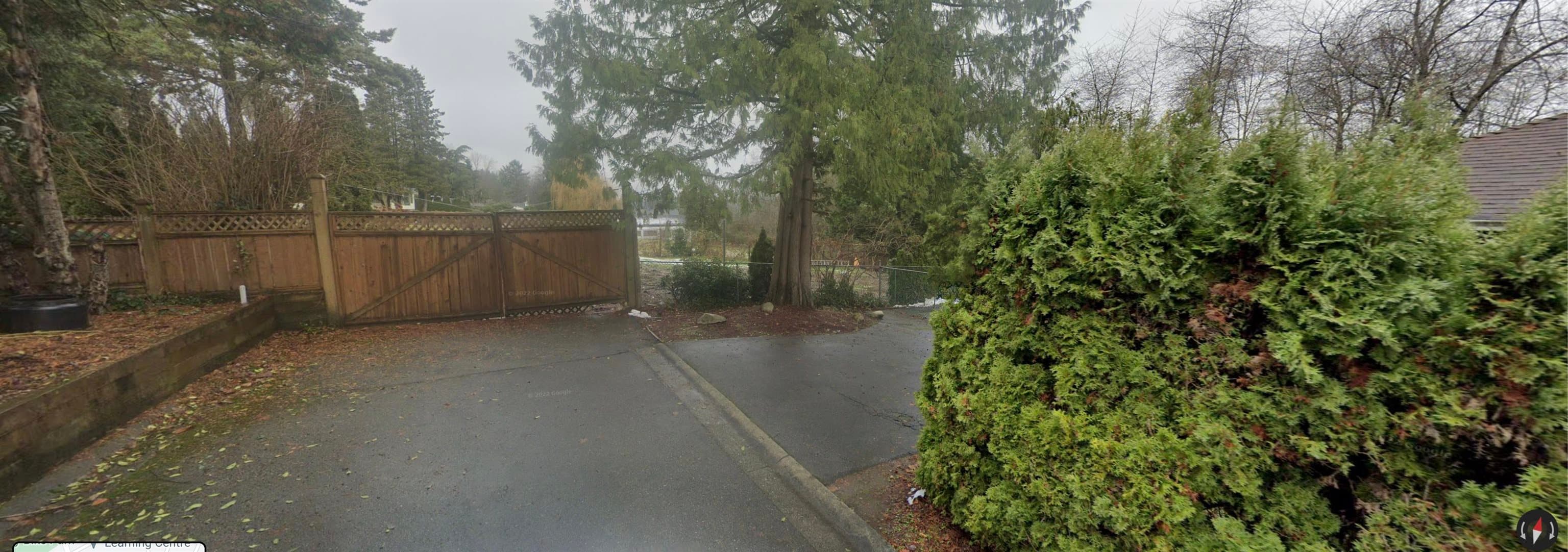 11208 Wallace Drive, Surrey, V3R 5T1 — photo 3
