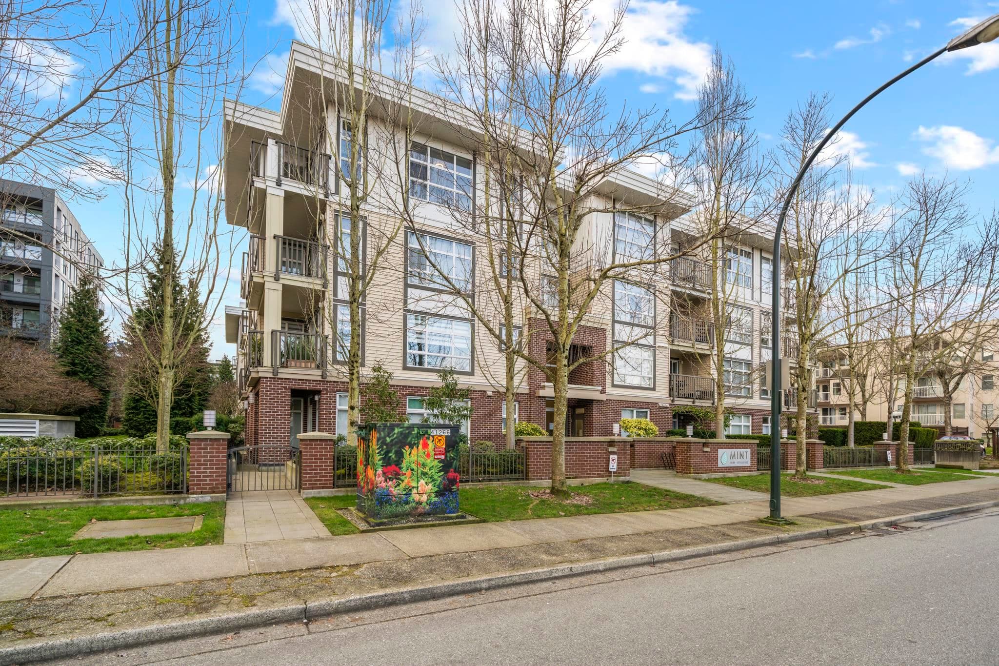 310 - 15168 19 Avenue, Surrey, V4A 0A5 — photo 2