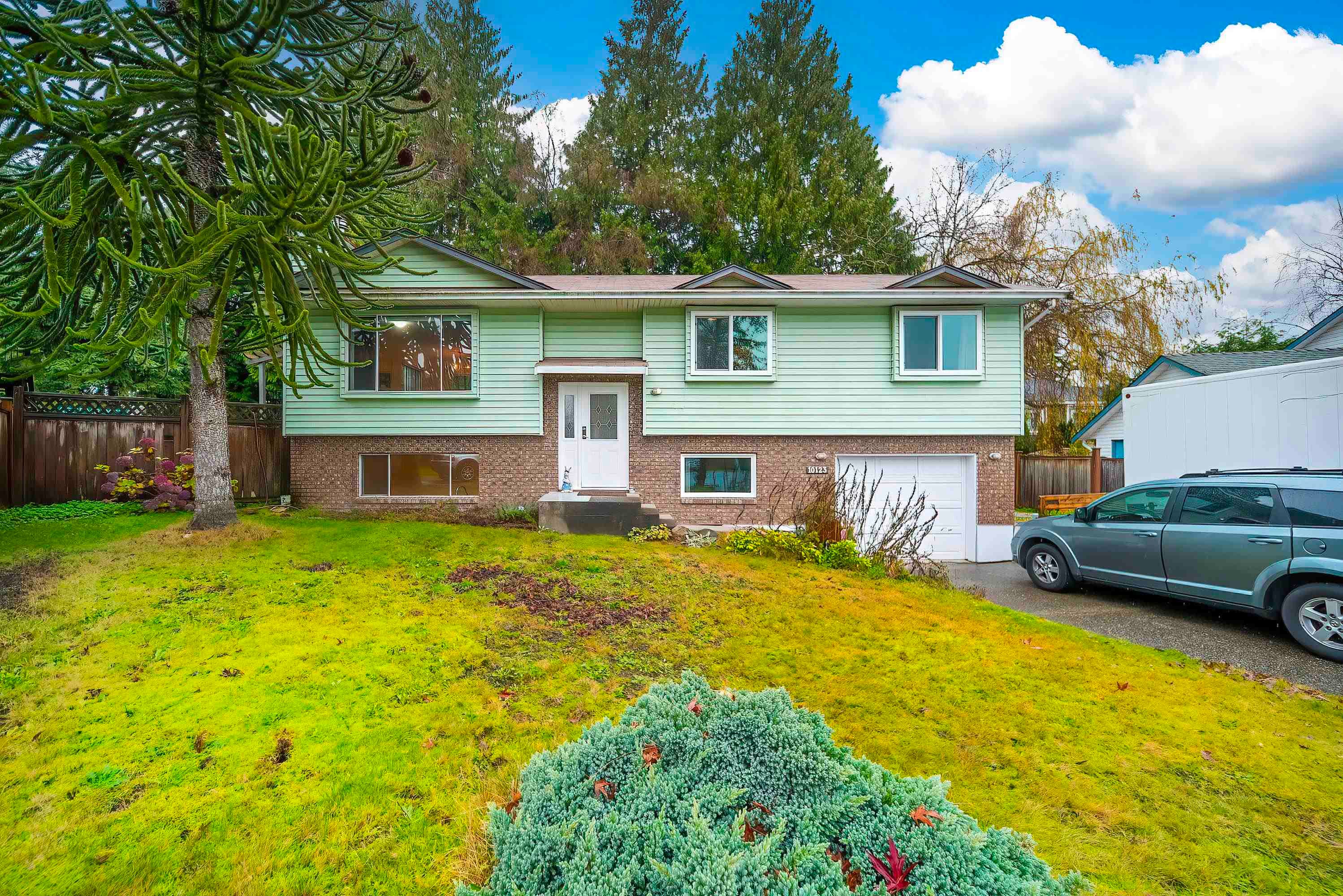 10123 158a Street, Surrey, V4N 2P8 — photo 1