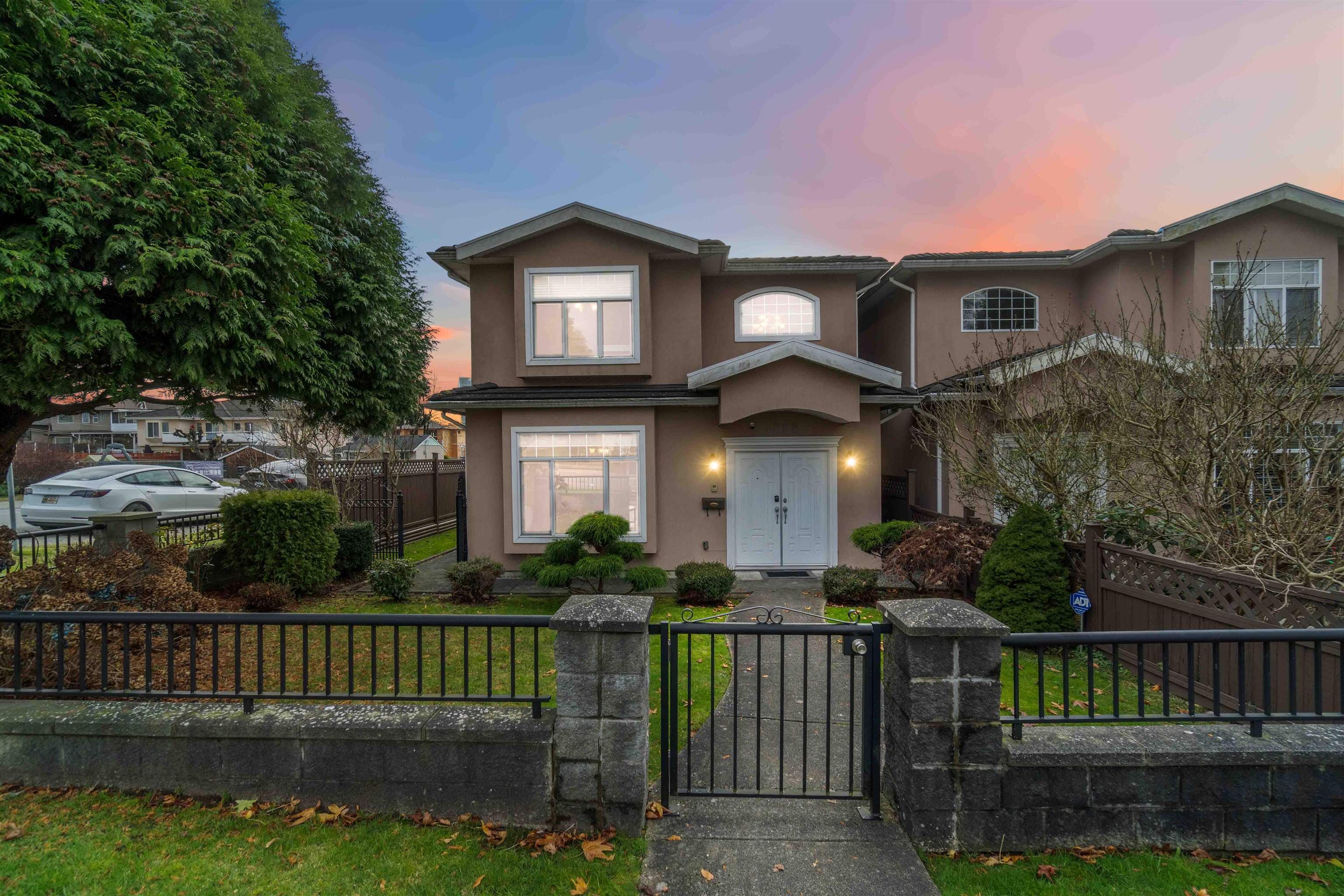 4292 Parker Street, Burnaby, V5C 3C3 — photo 1
