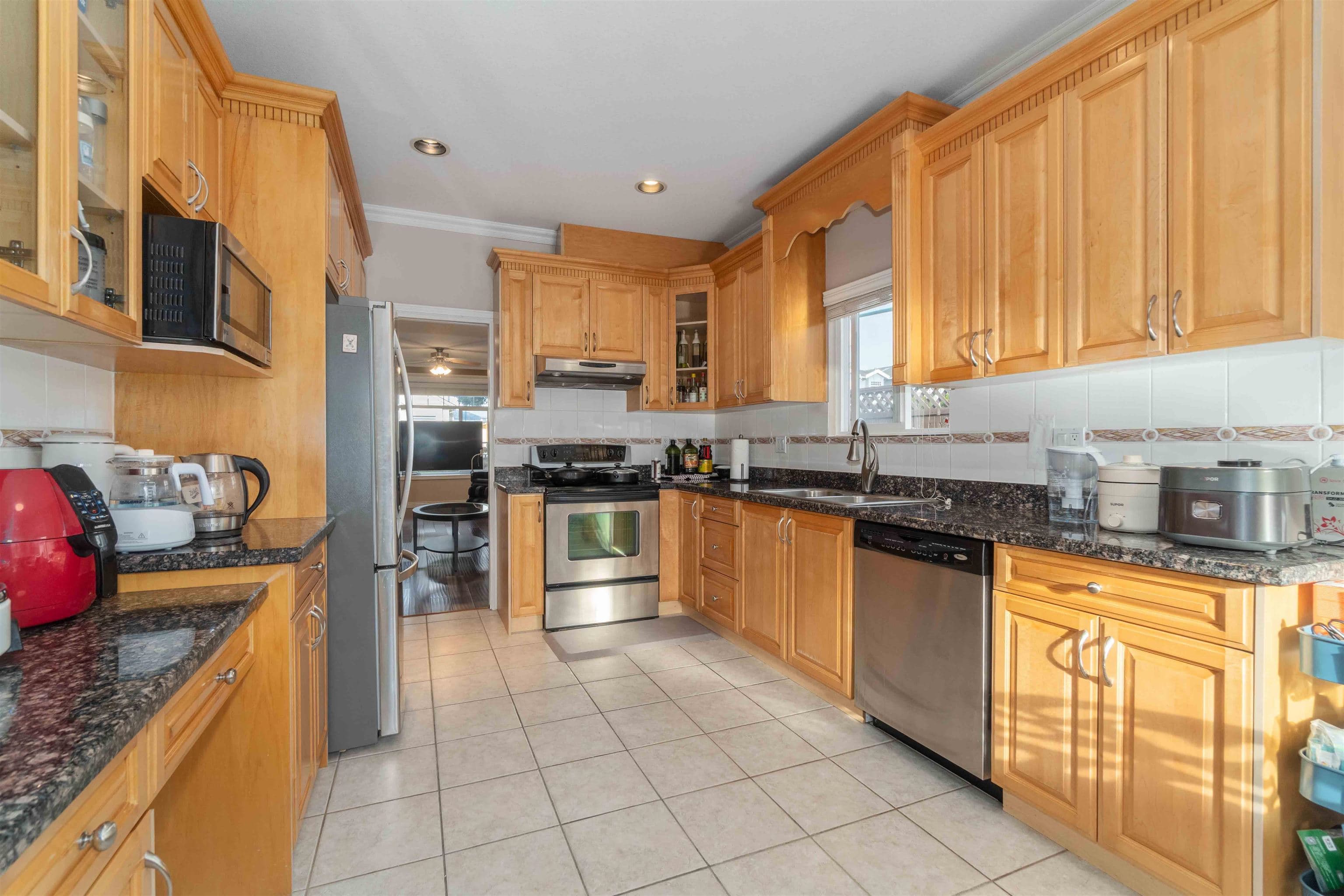 4292 Parker Street, Burnaby, V5C 3C3 — photo 4