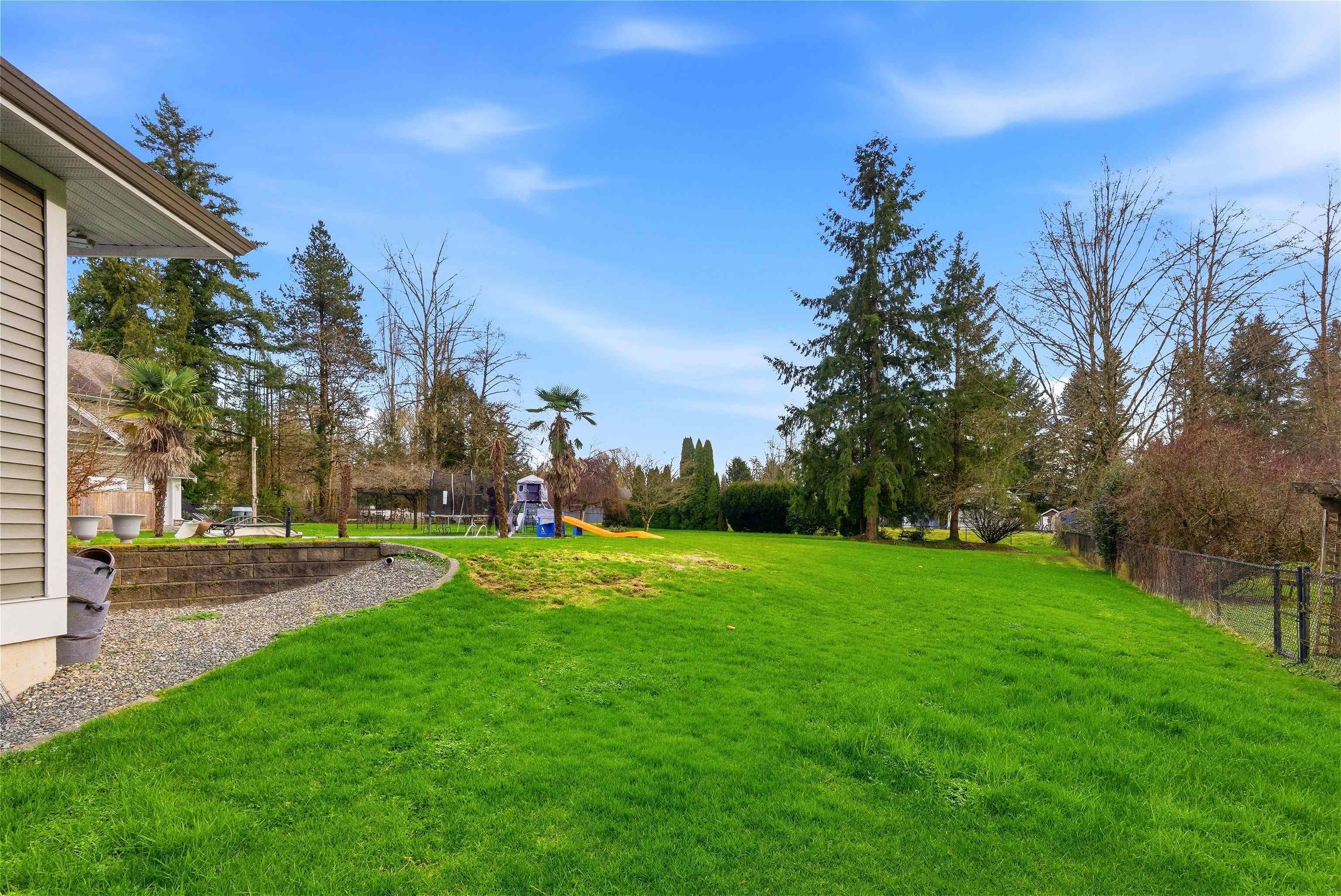 20326 74b Avenue, Surrey, V2Y 1V4 — photo 5