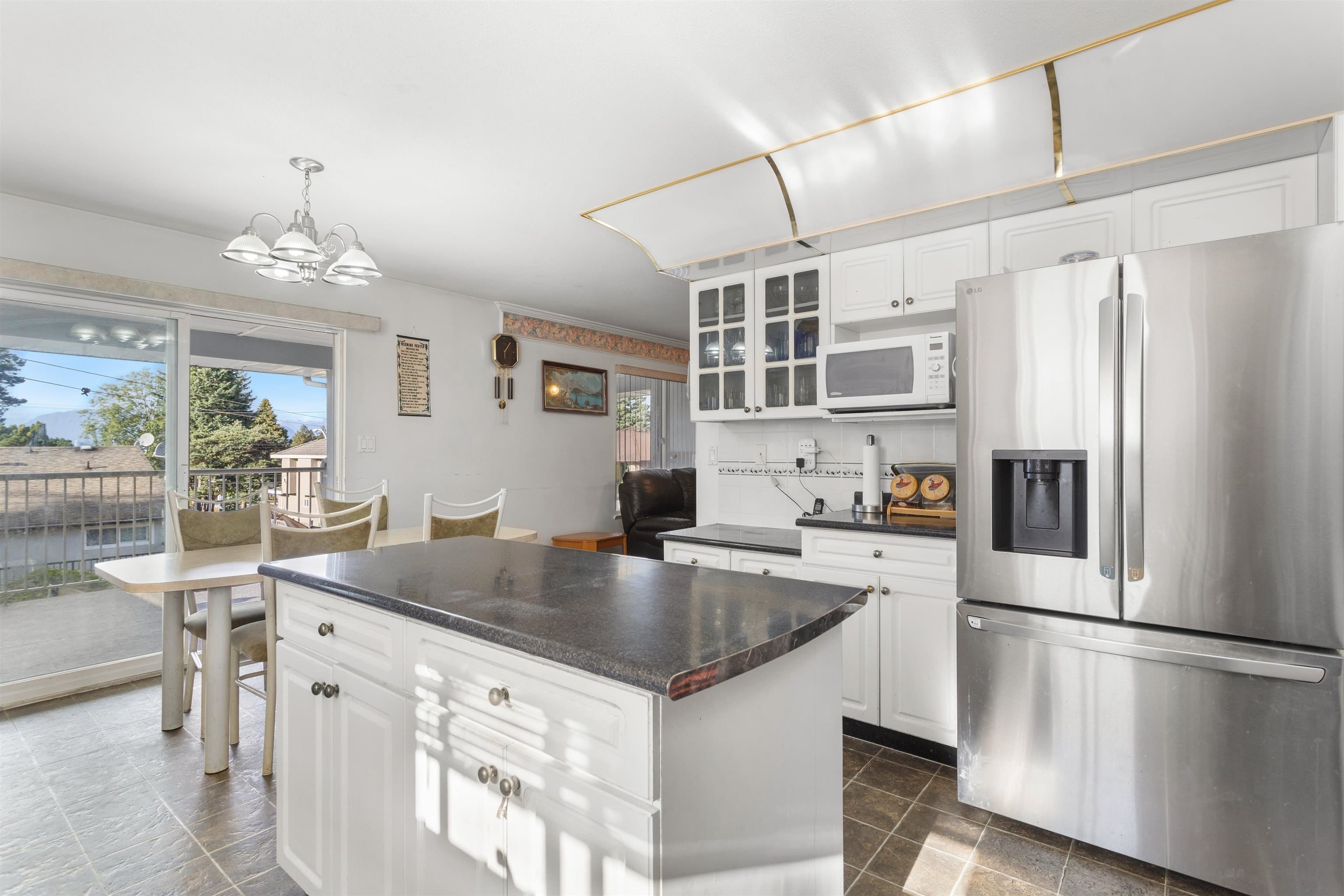 12185 98a Avenue, Surrey, V3V 7S5 — photo 3