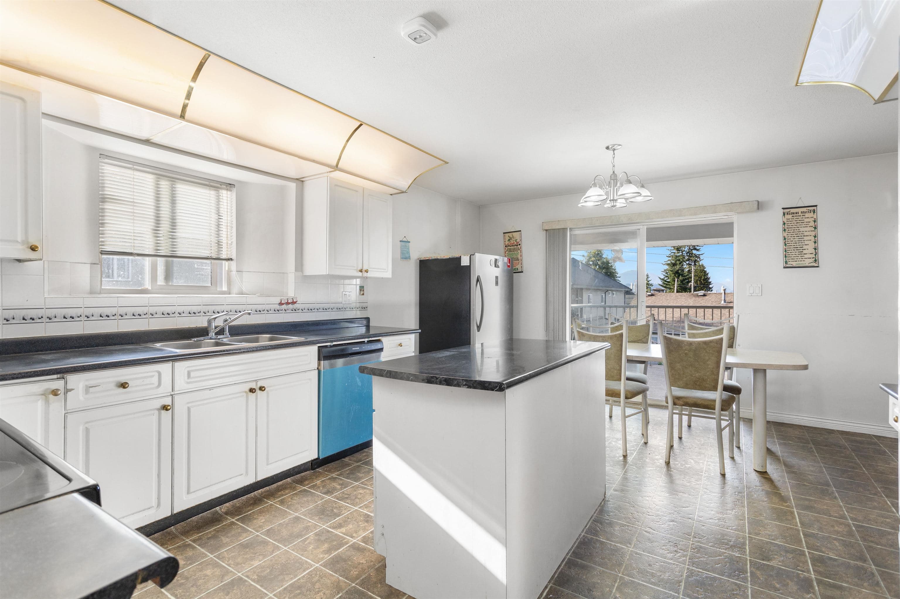 12185 98a Avenue, Surrey, V3V 7S5 — photo 5