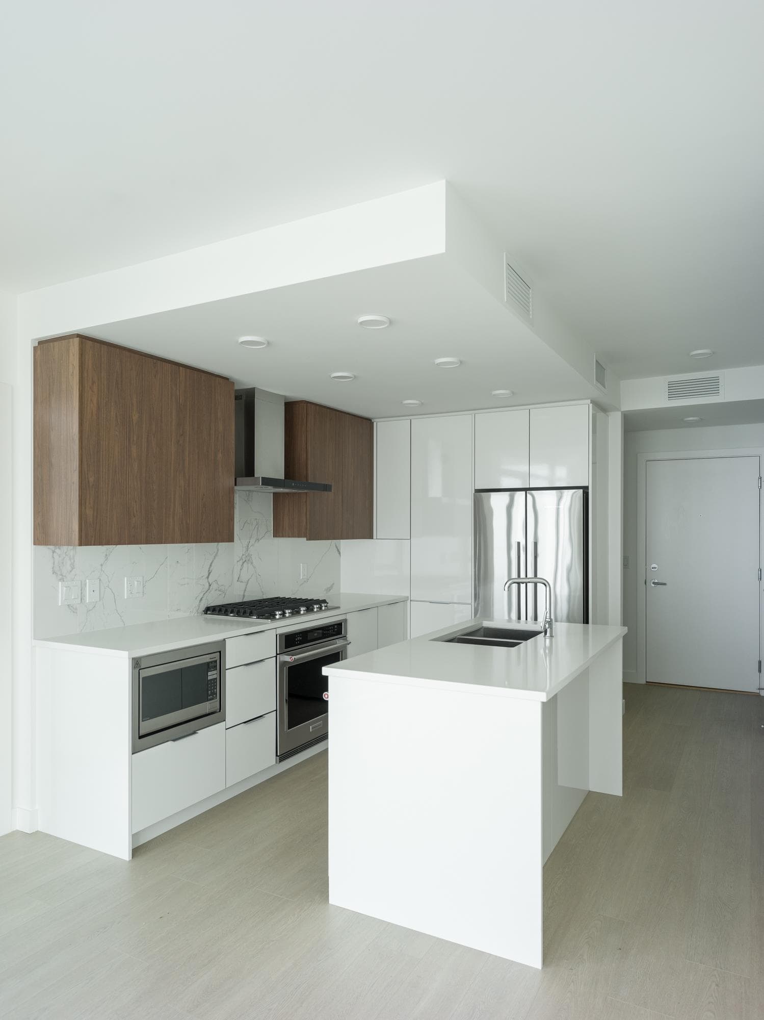 2402 - 7683 Park Crescent, Burnaby, V3N 0J4 — photo 5