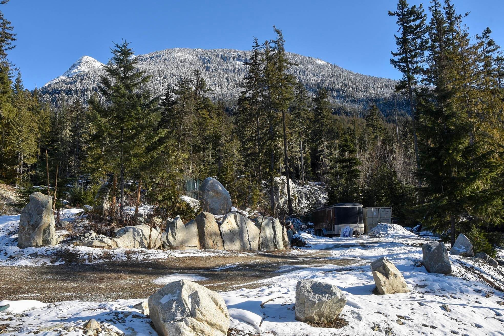 9325 Warbler Way, Whistler, V8E 1M1 — photo 2