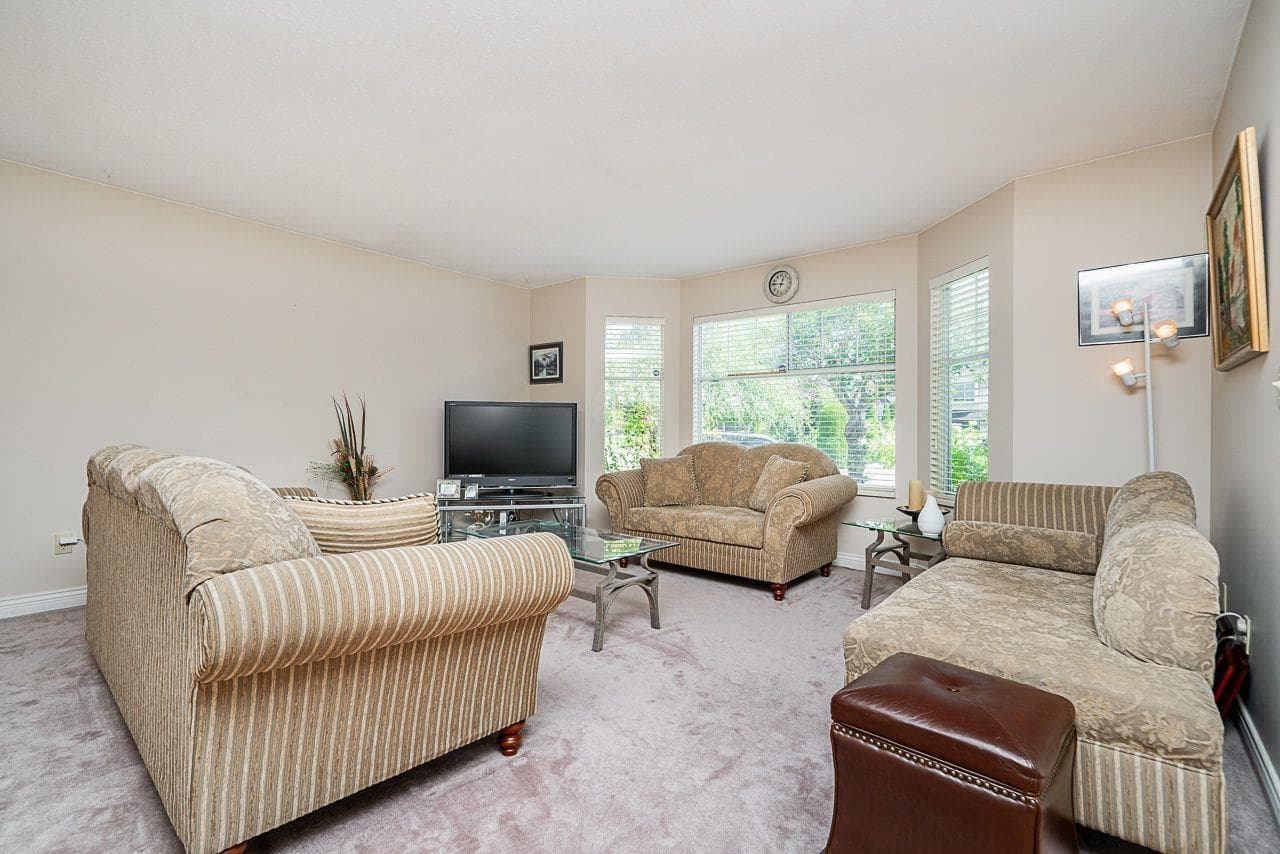 6697 141a Street, Surrey, V3W 9N8 — photo 5