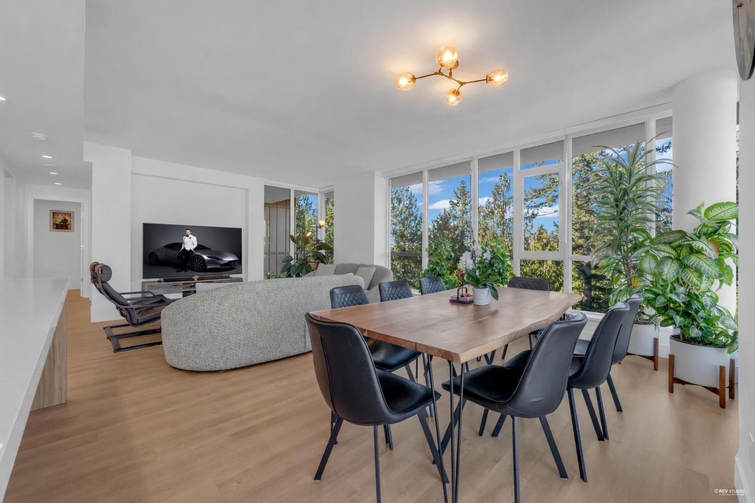 1101 - 2325 Emery Court, North Vancouver, V7J 0E8 — photo 2