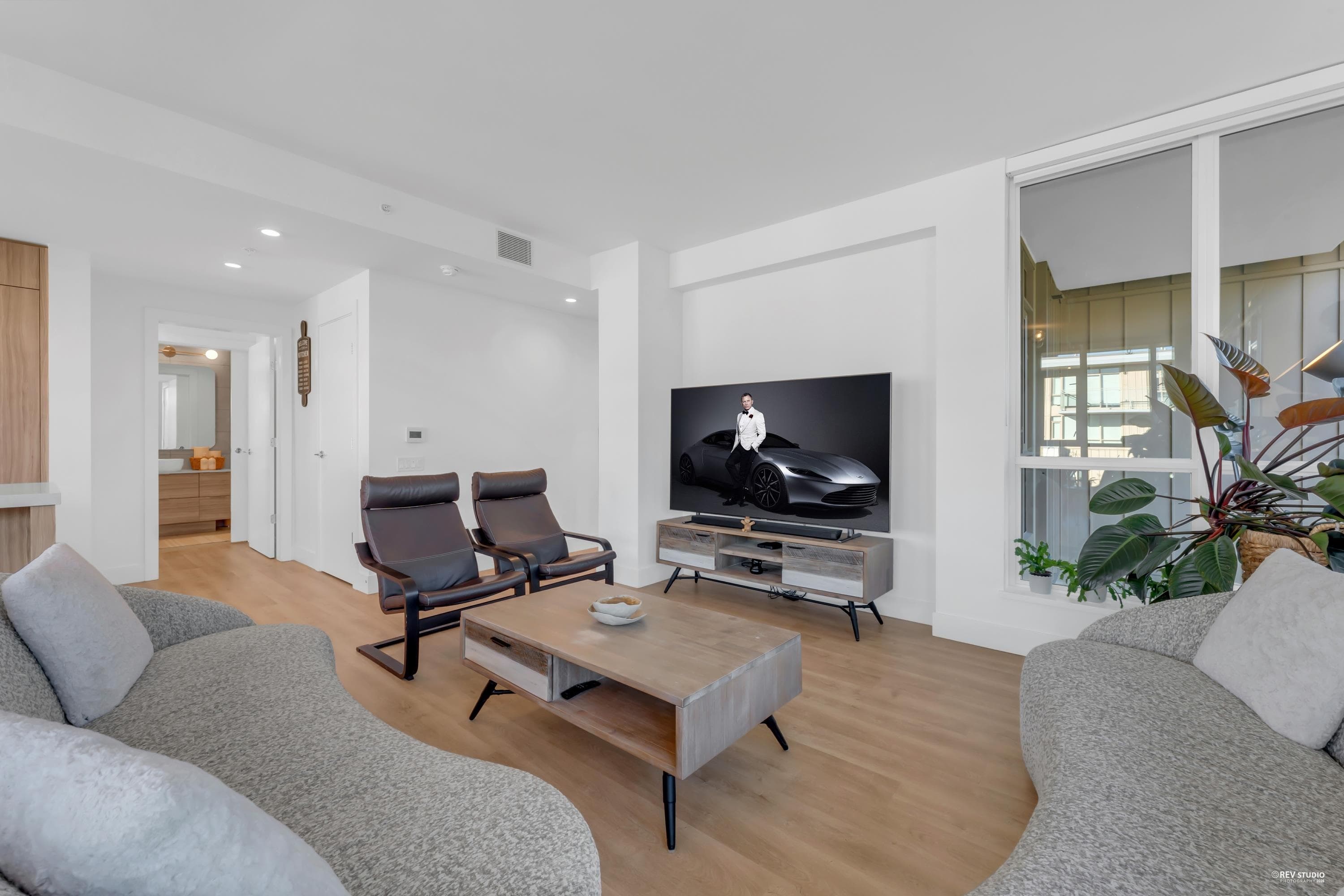 1101 - 2325 Emery Court, North Vancouver, V7J 0E8 — photo 4
