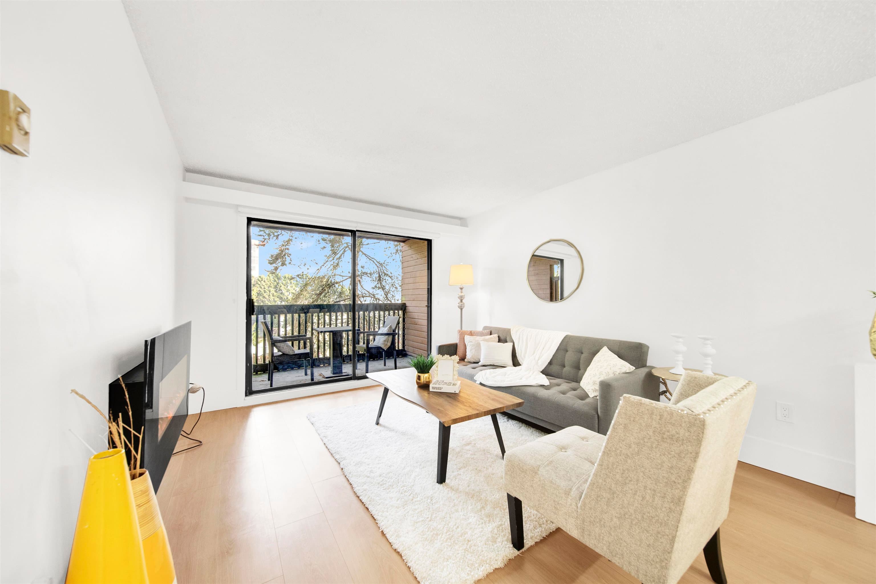 207 - 37 Agnes Street, New Westminster, V3L 5G9 — photo 2