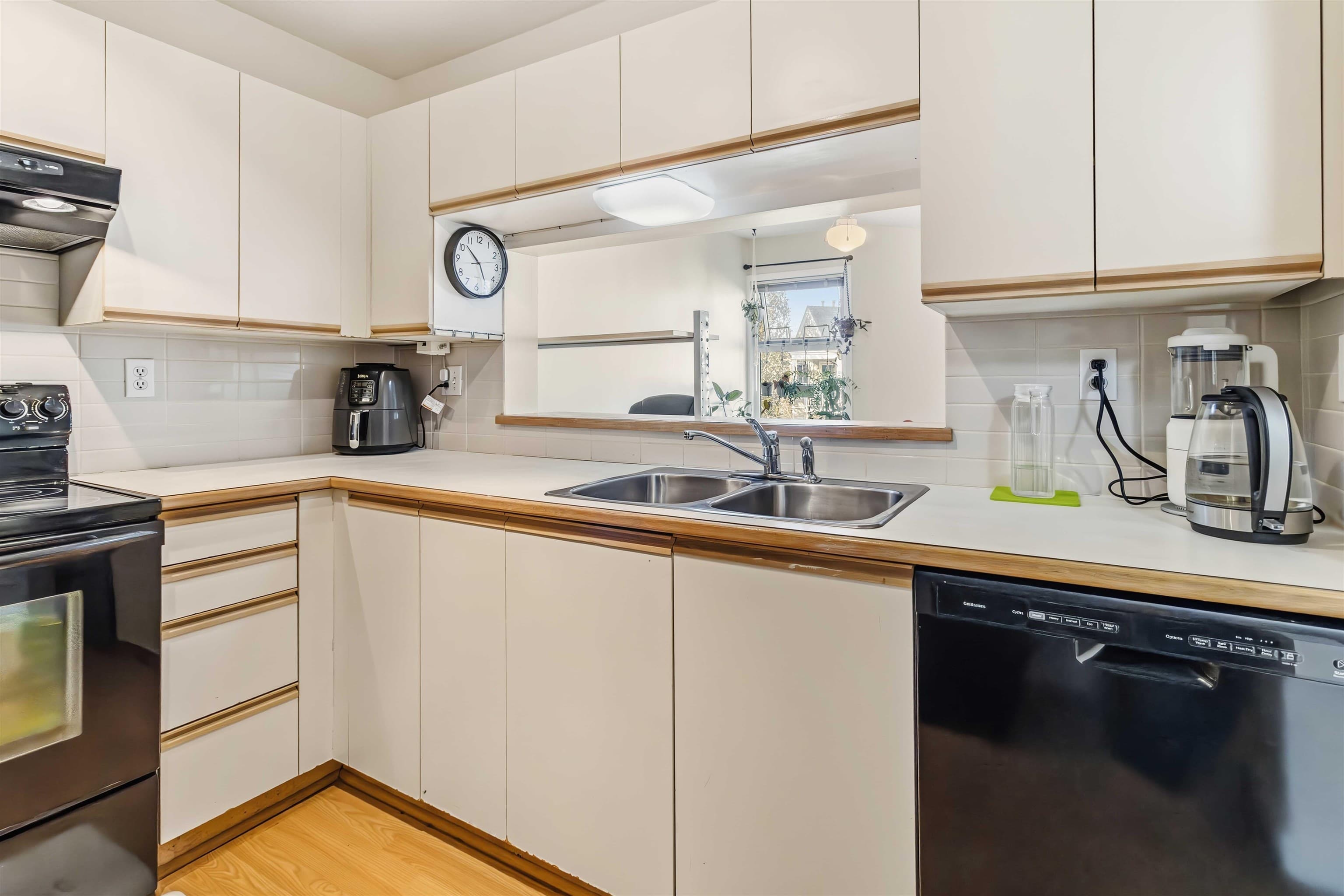 313 - 7435 Moffatt Road, Richmond, V6Y 1X9 — photo 4