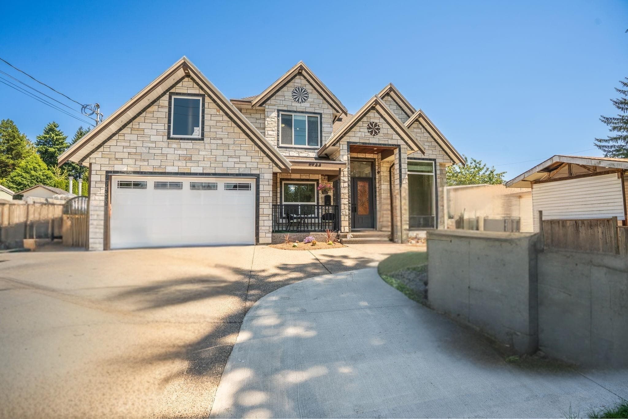 9944 128 Street, Surrey, V3T 2Y8 — photo 1