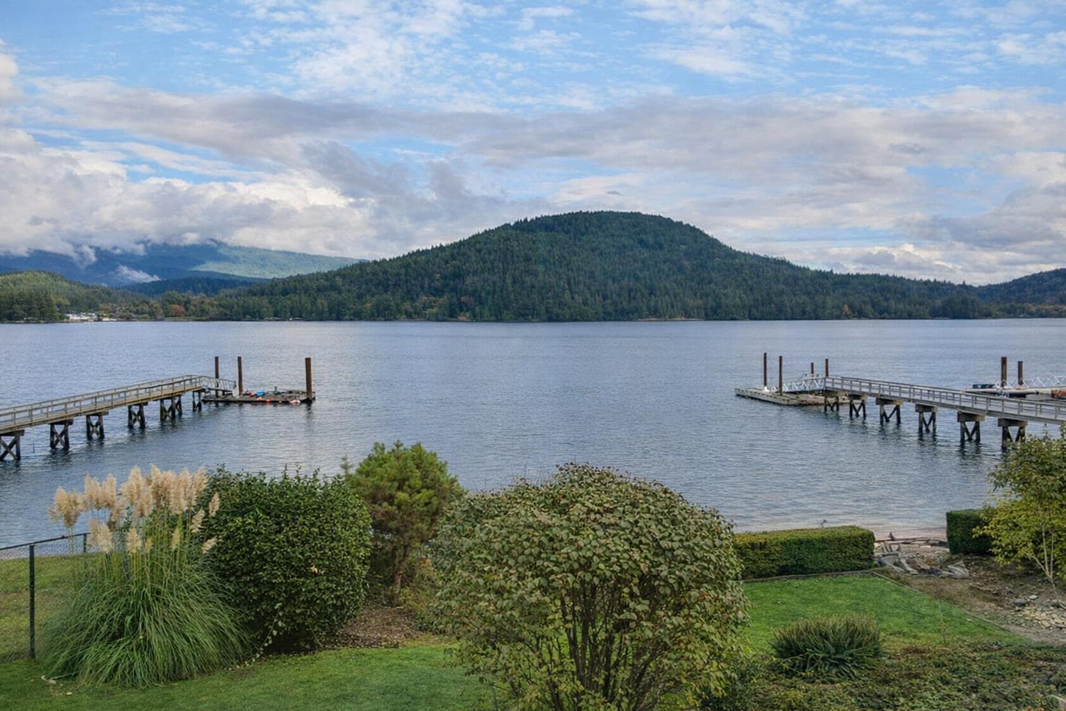 450 Beachview Drive, North Vancouver, V7G 1P7 — photo 2