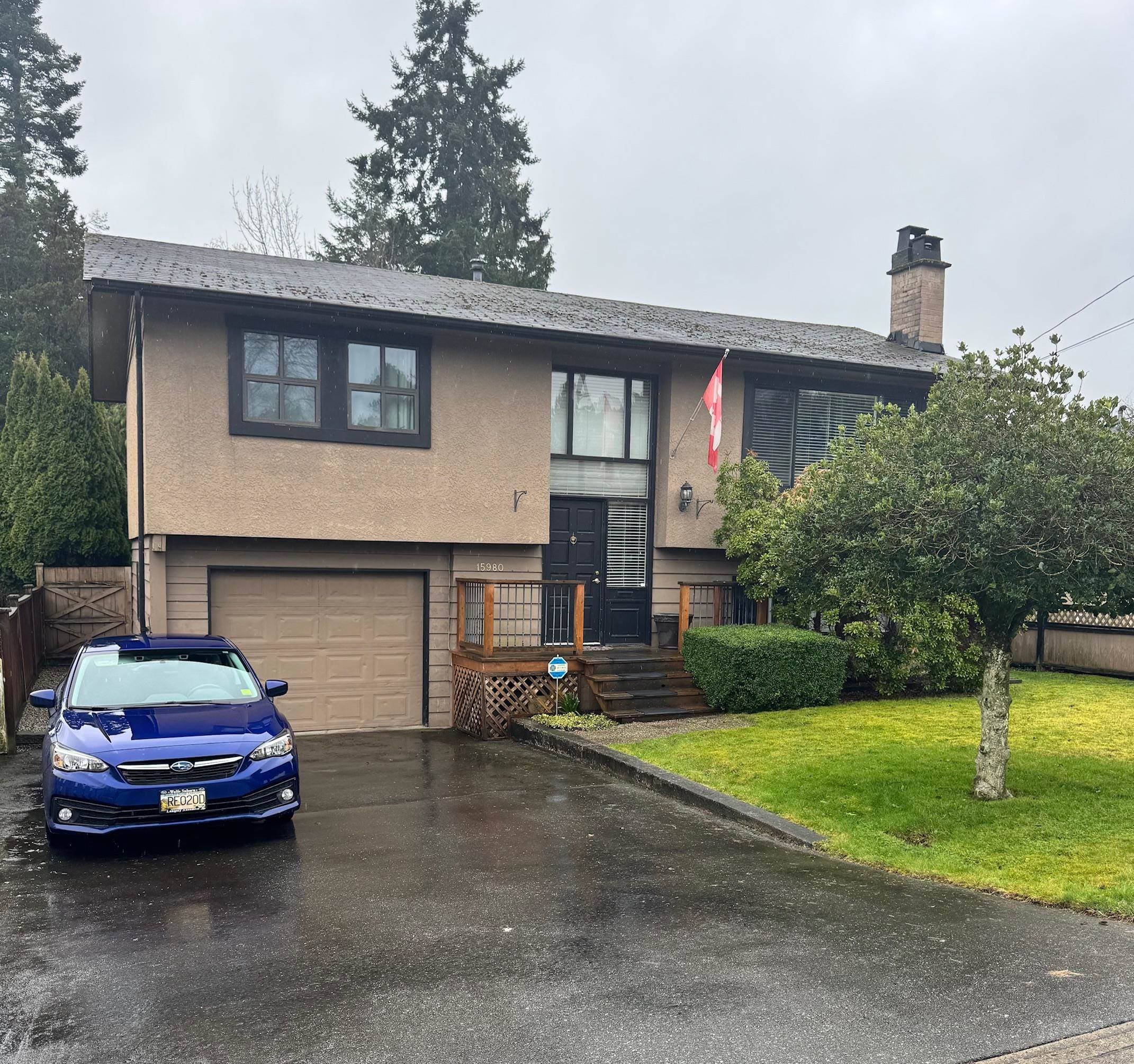 15980 Thrift Avenue, White Rock, V4B 2N1 — photo 1