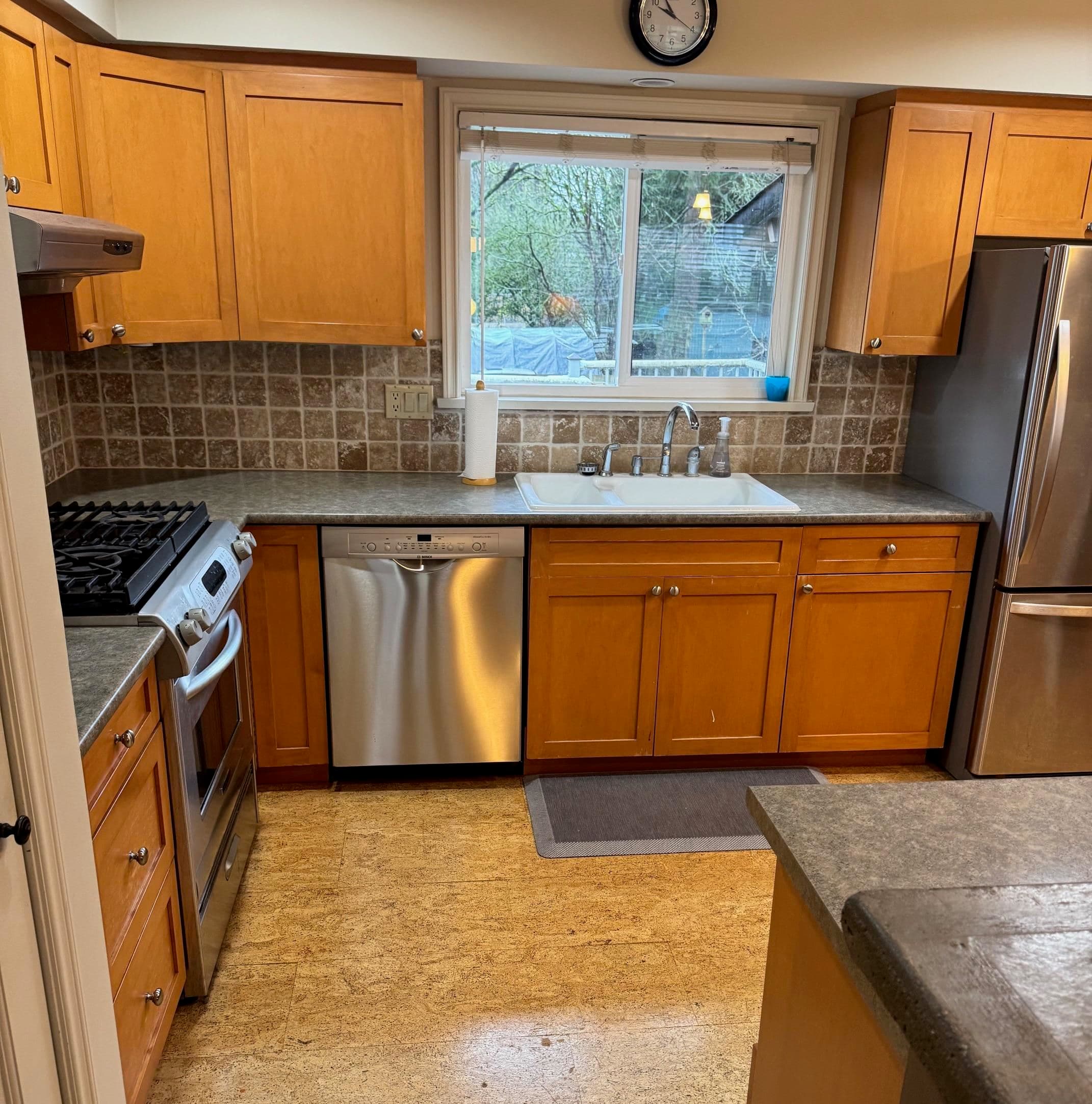 15980 Thrift Avenue, White Rock, V4B 2N1 — photo 5
