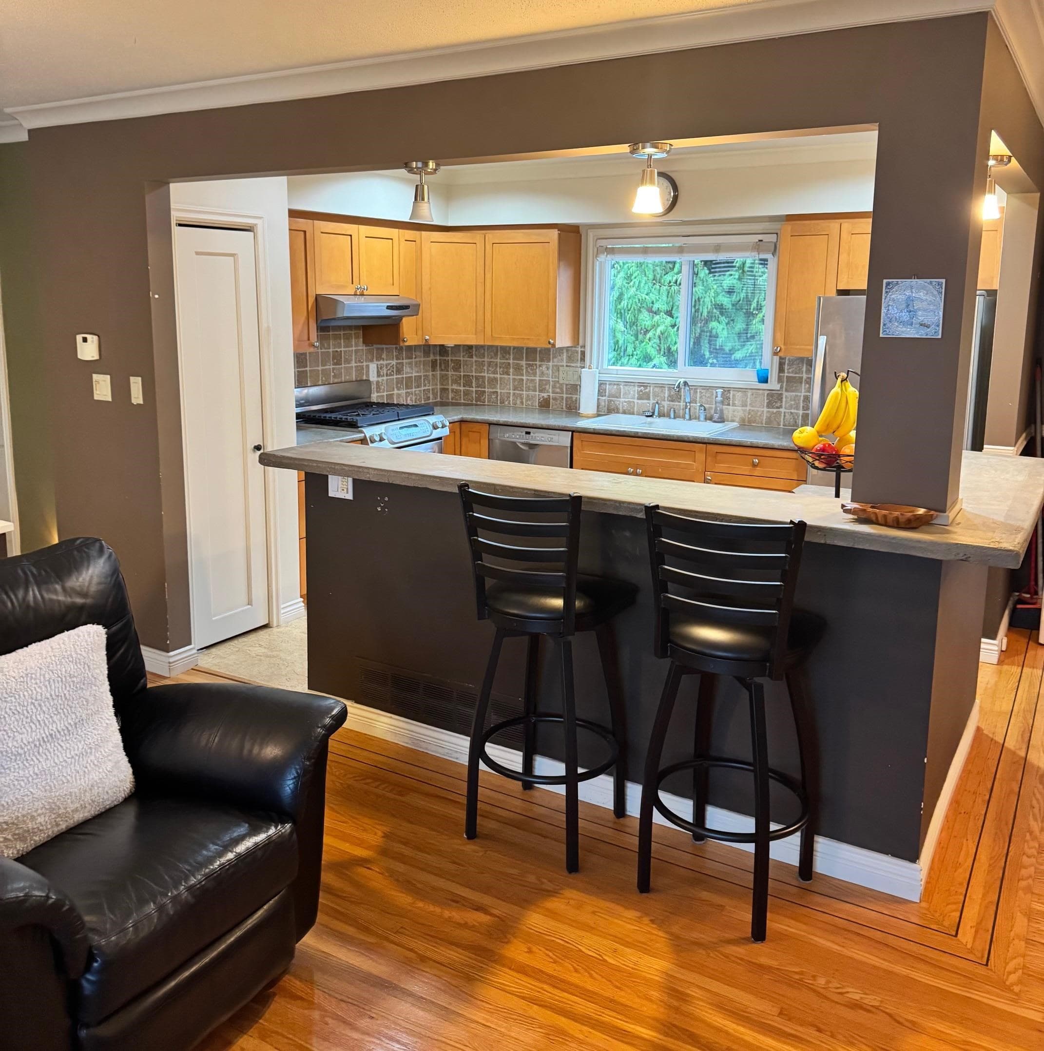 15980 Thrift Avenue, White Rock, V4B 2N1 — photo 4