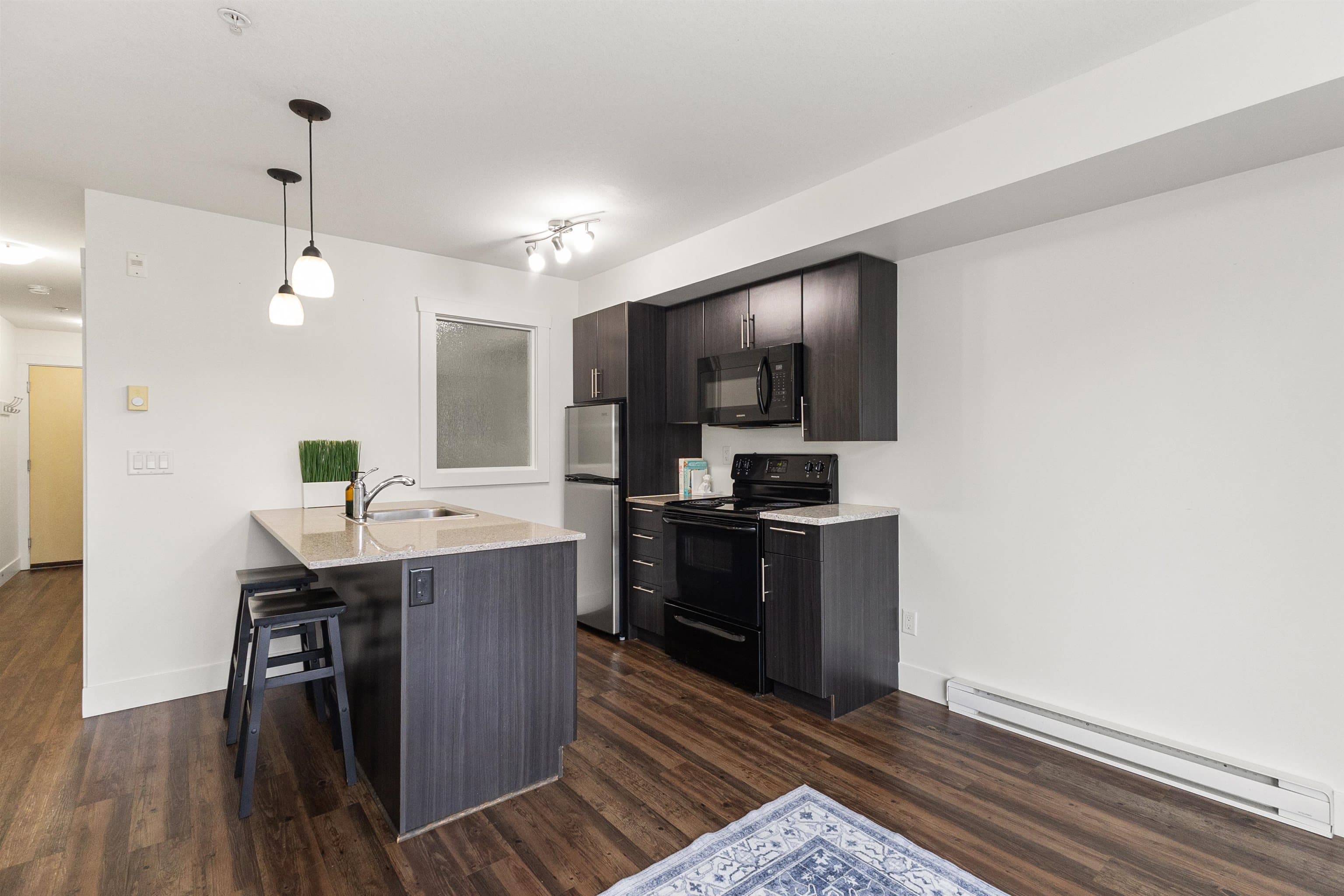 321 - 2565 Campbell Avenue, Abbotsford, V2S 0E3 — photo 2