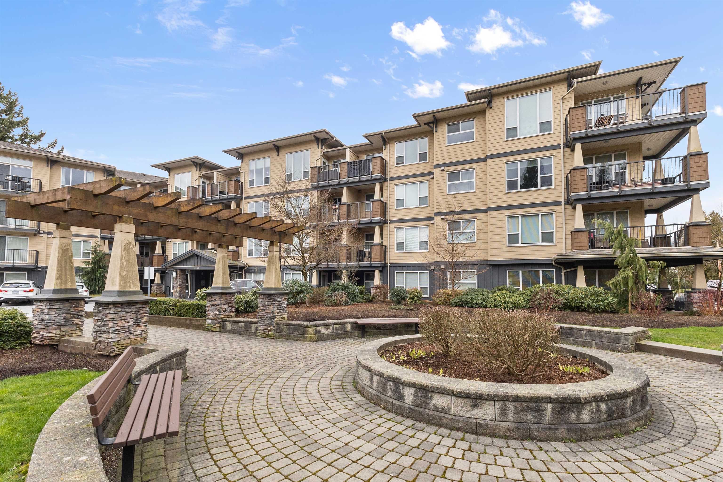 321 - 2565 Campbell Avenue, Abbotsford, V2S 0E3 — photo 1