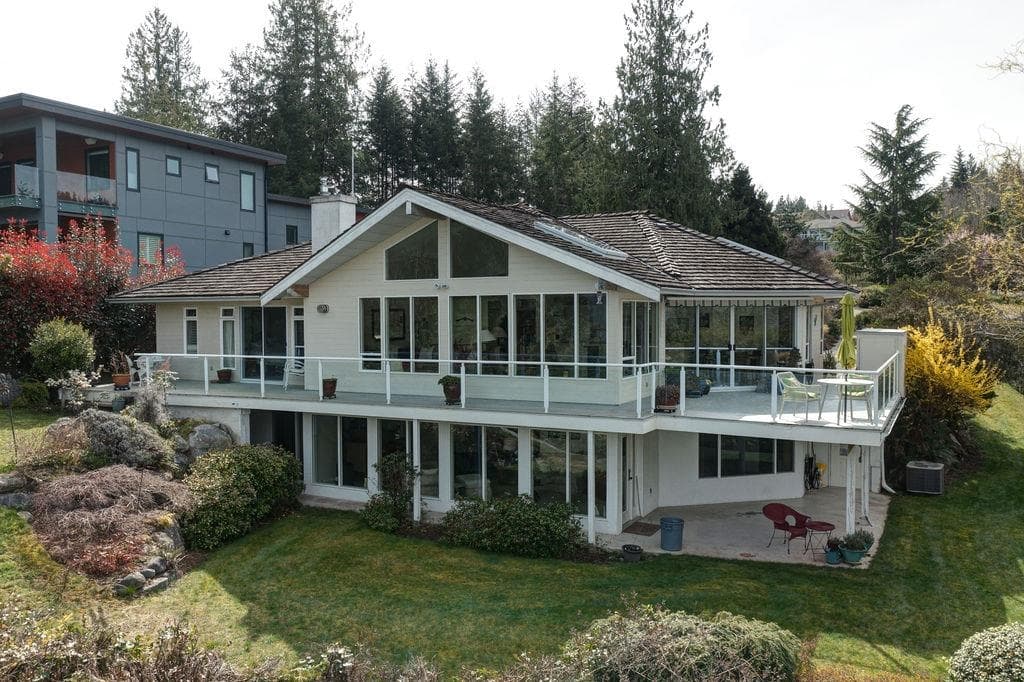 6484 N Gale Avenue, Sechelt, V7Z 0L1 — photo 5