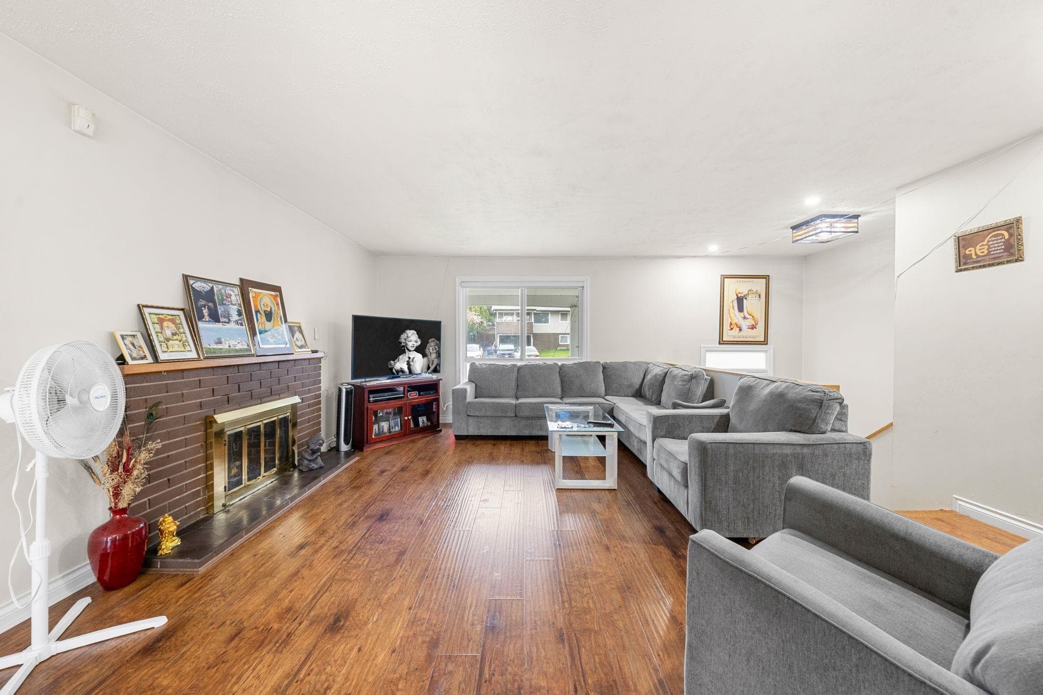 8689 110a Street, Delta, V4C 4K8 — photo 2