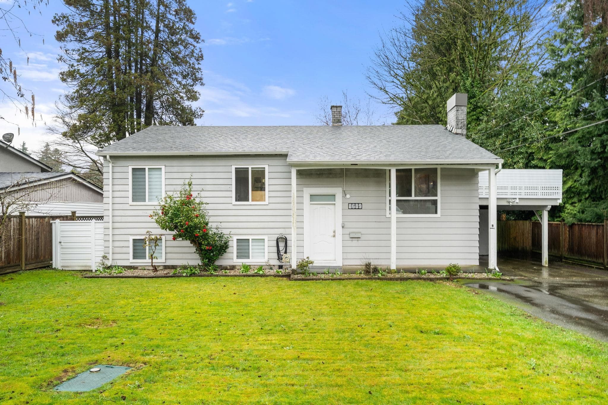 8689 110a Street, Delta, V4C 4K8 — photo 1