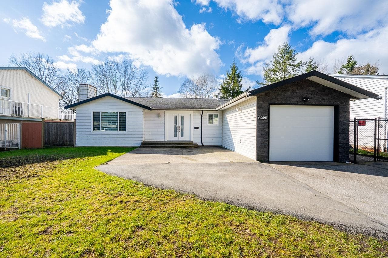 6229 174b Street, Surrey, V3S 5K8 — photo 2