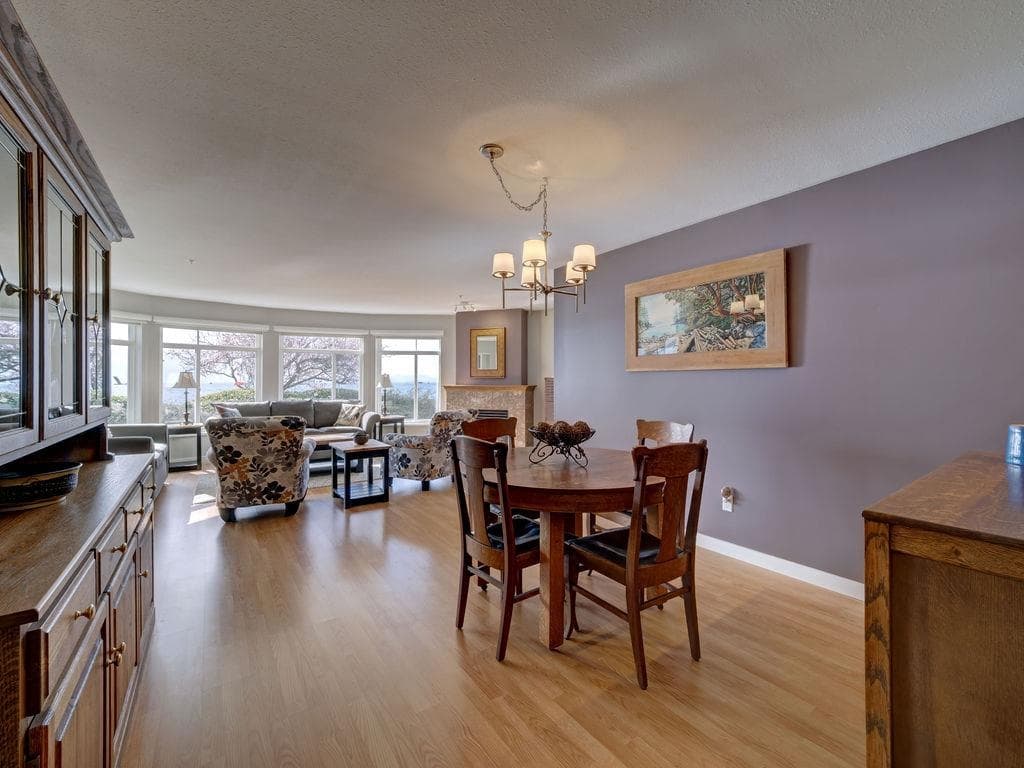 103 - 5470 Inlet Avenue, Sechelt, V7Z 0H4 — photo 3