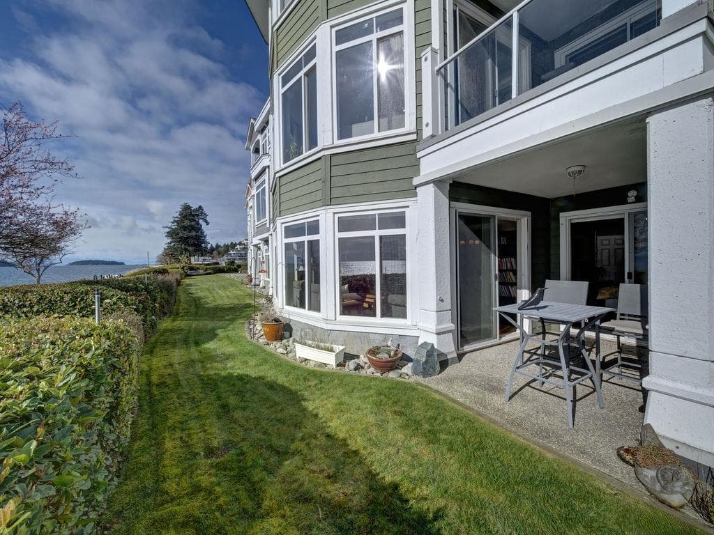 103 - 5470 Inlet Avenue, Sechelt, V7Z 0H4 — photo 1