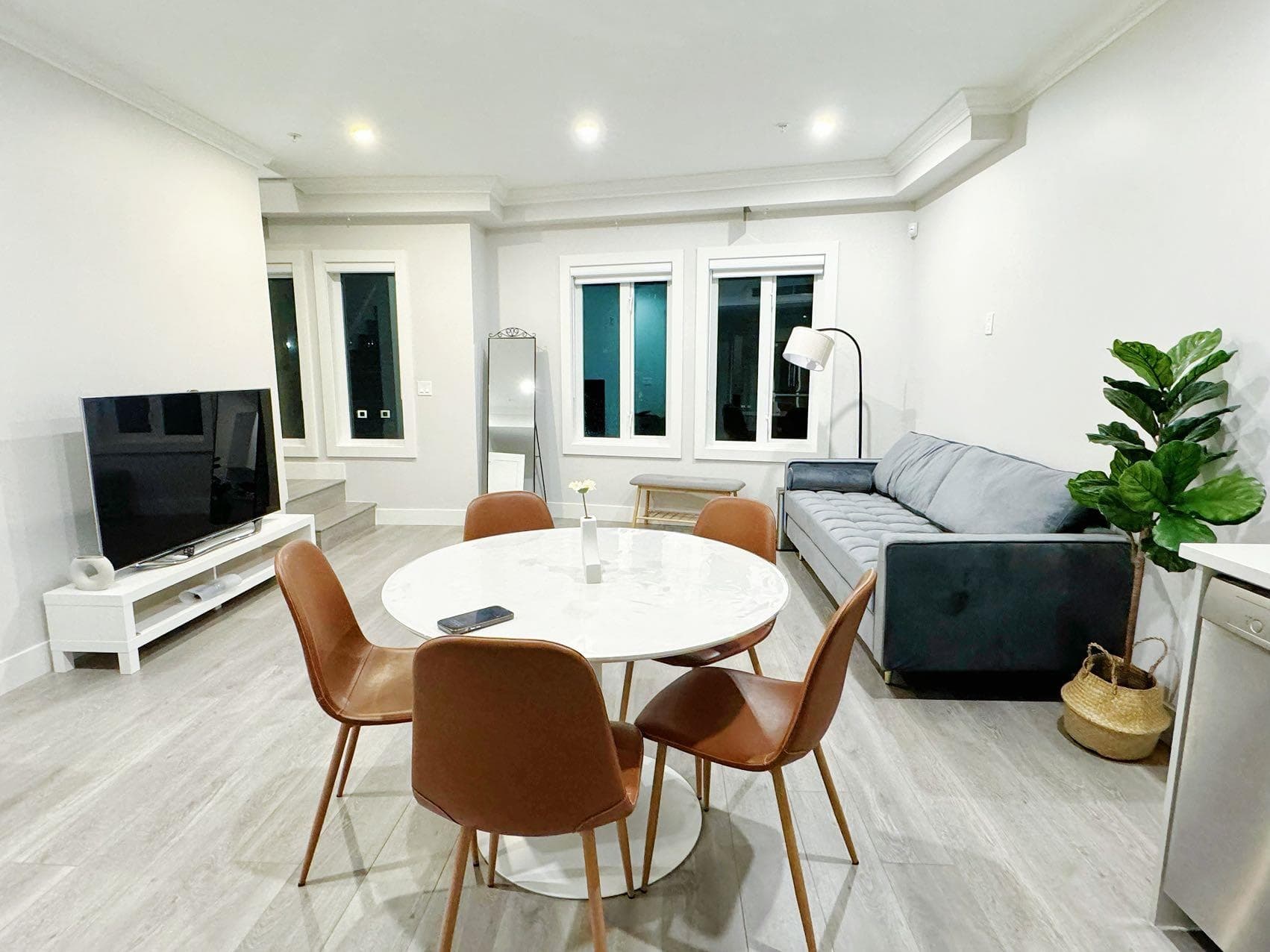 7555 Oak Street, Vancouver, V6P 4A4 — photo 2