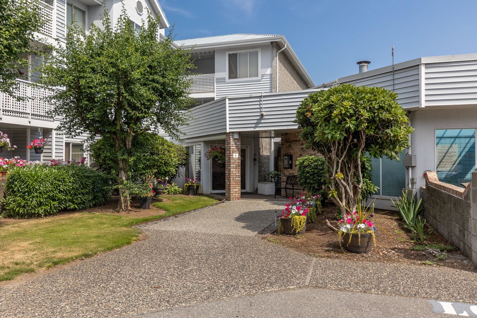 307 - 32823 Landeau Place, Abbotsford, V2S 6S6 — photo 4