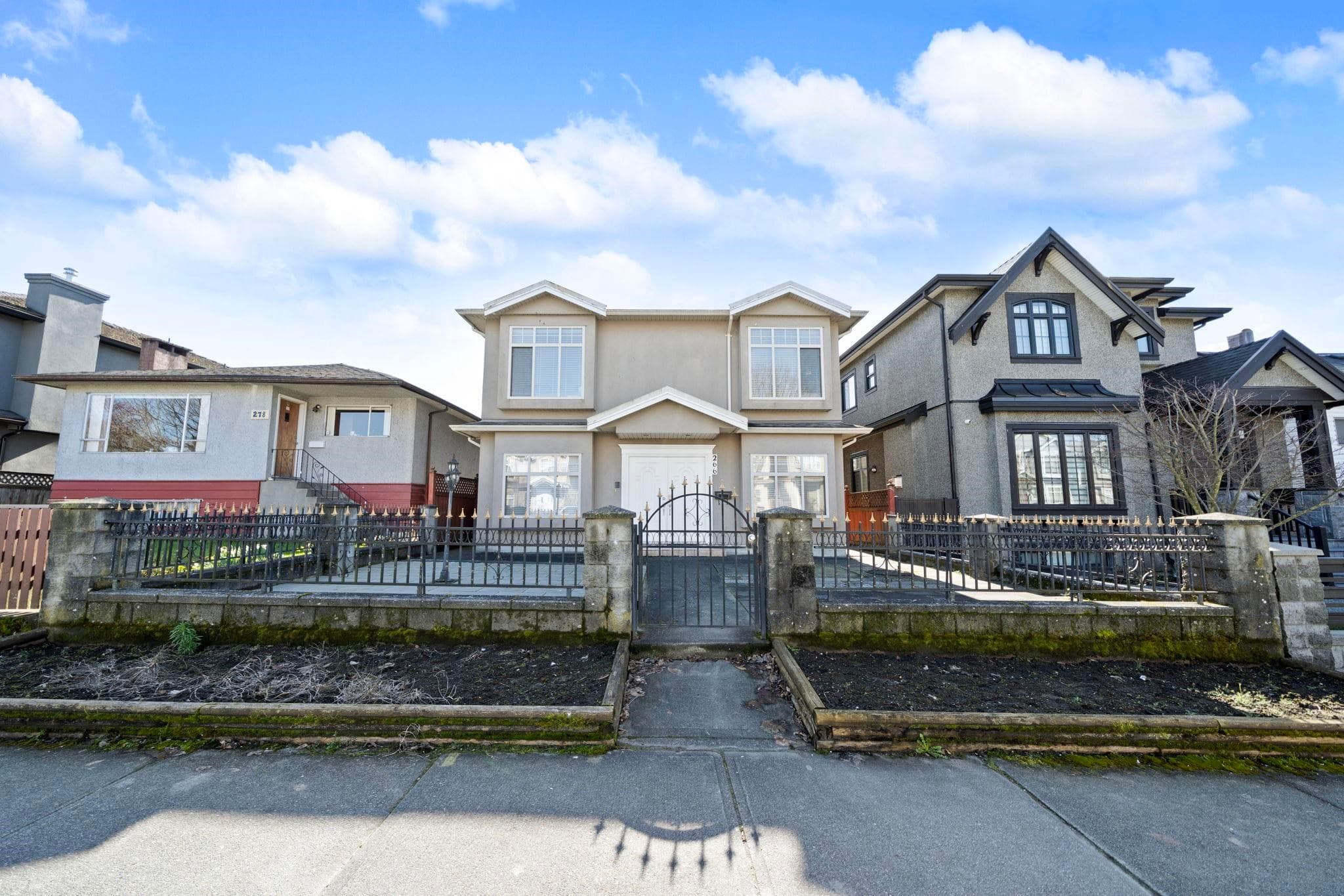 266 E 55th Avenue, Vancouver, V5X 1M9 — photo 1