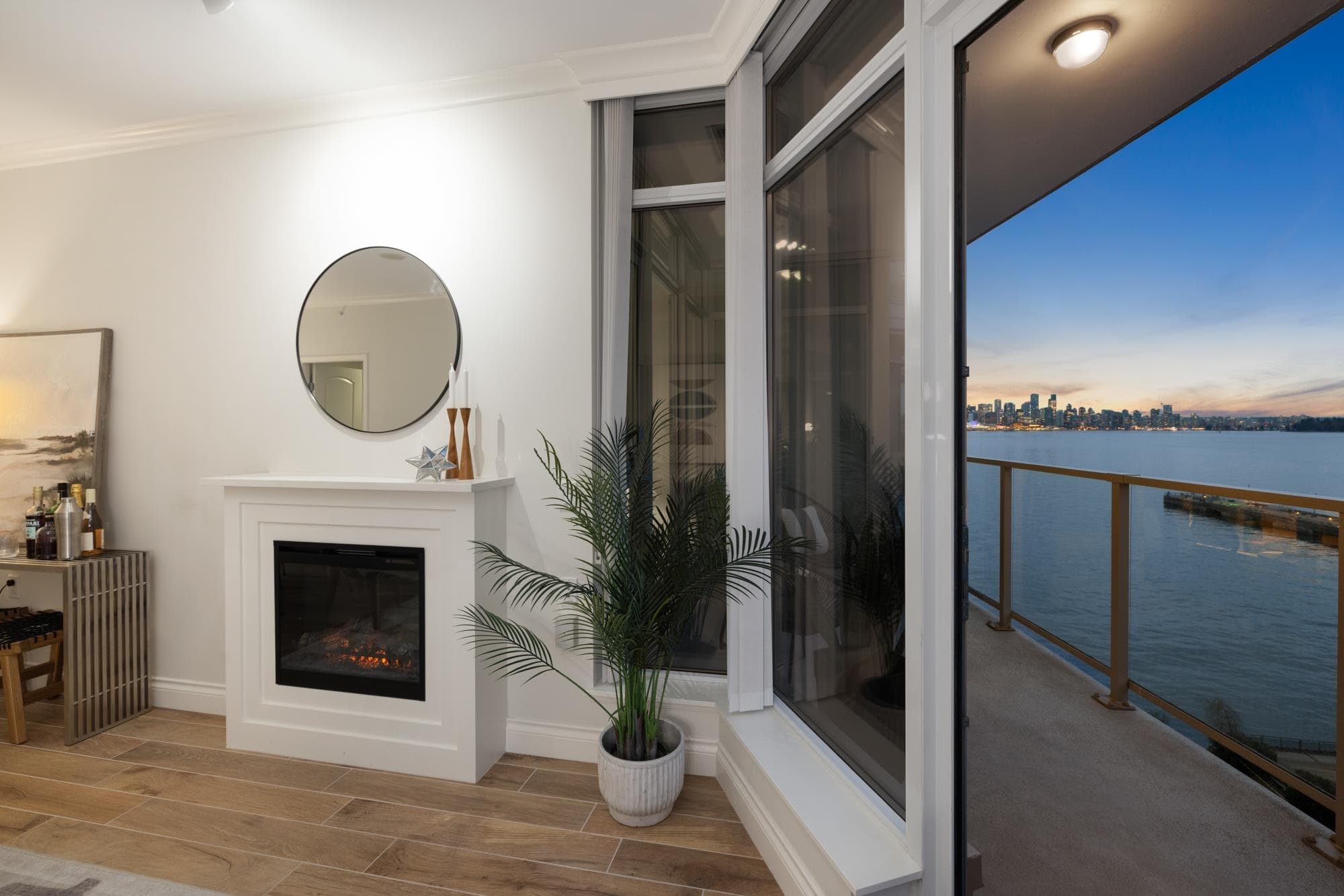 803 - 199 Victory Ship Way, North Vancouver, V7L 0E2 — photo 4