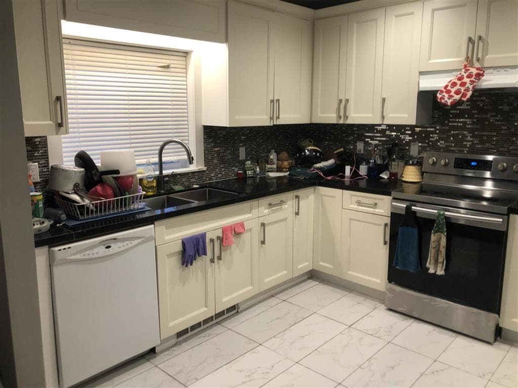 12728 114a Avenue, Surrey, V3V 3P4 — photo 3