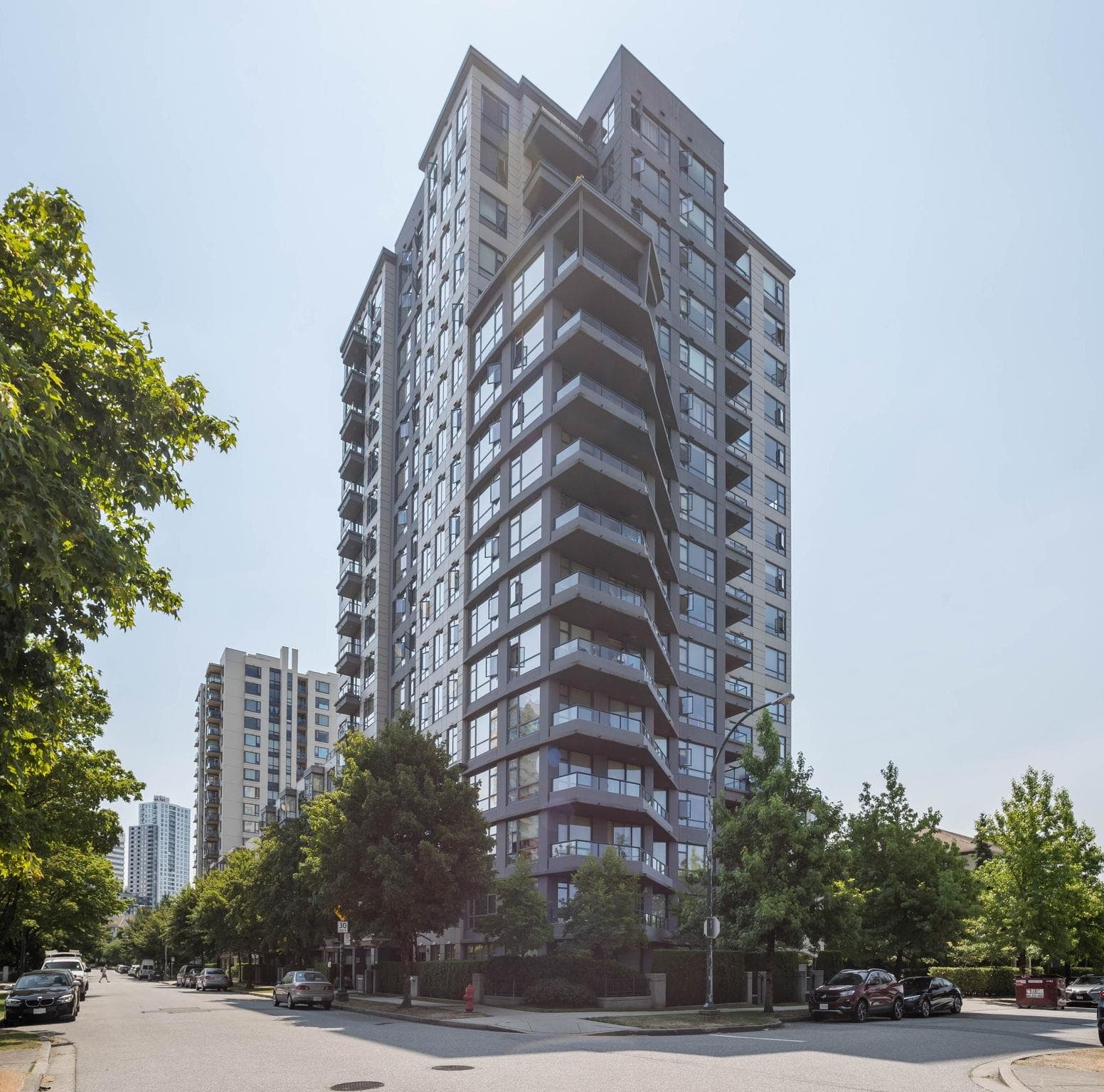 901 - 3520 Crowley Drive, Vancouver, V5R 6G9 — photo 1