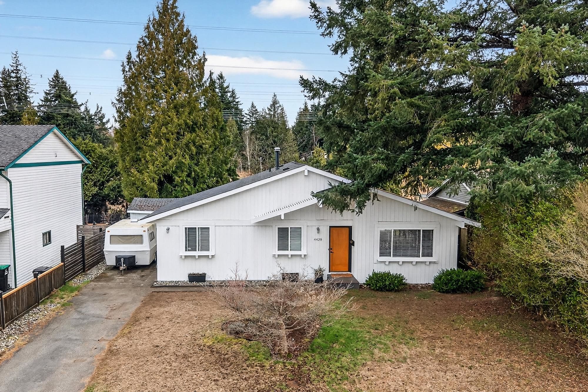 4428 203 Street, Langley, V3A 6P7 — photo 2