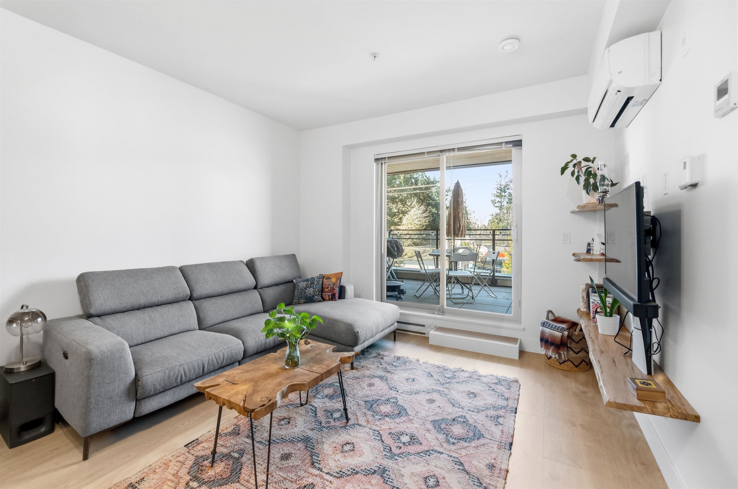 313 - 14022 North Bluff Road, White Rock, V4B 0B7 — photo 5