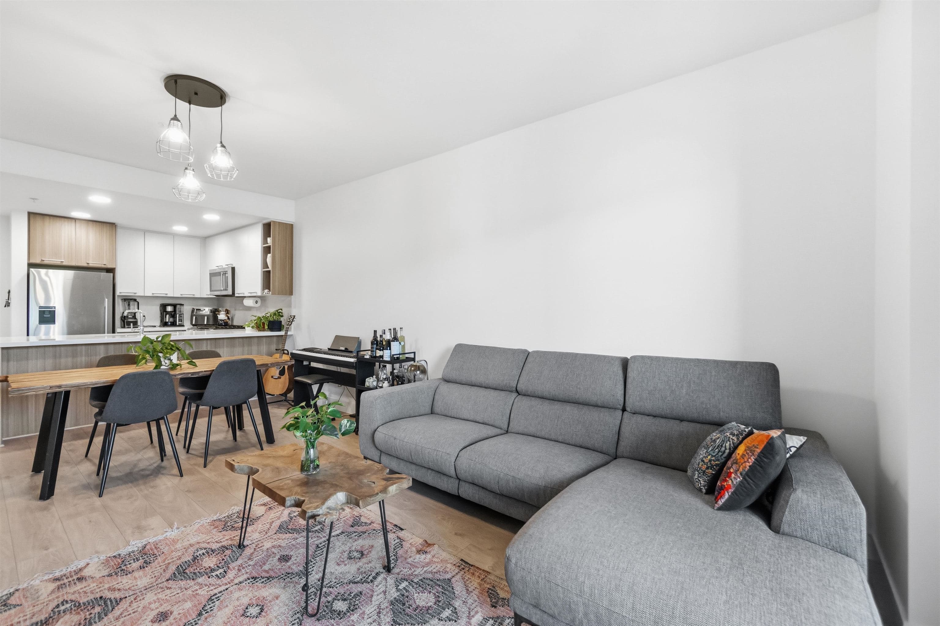 313 - 14022 North Bluff Road, White Rock, V4B 0B7 — photo 4