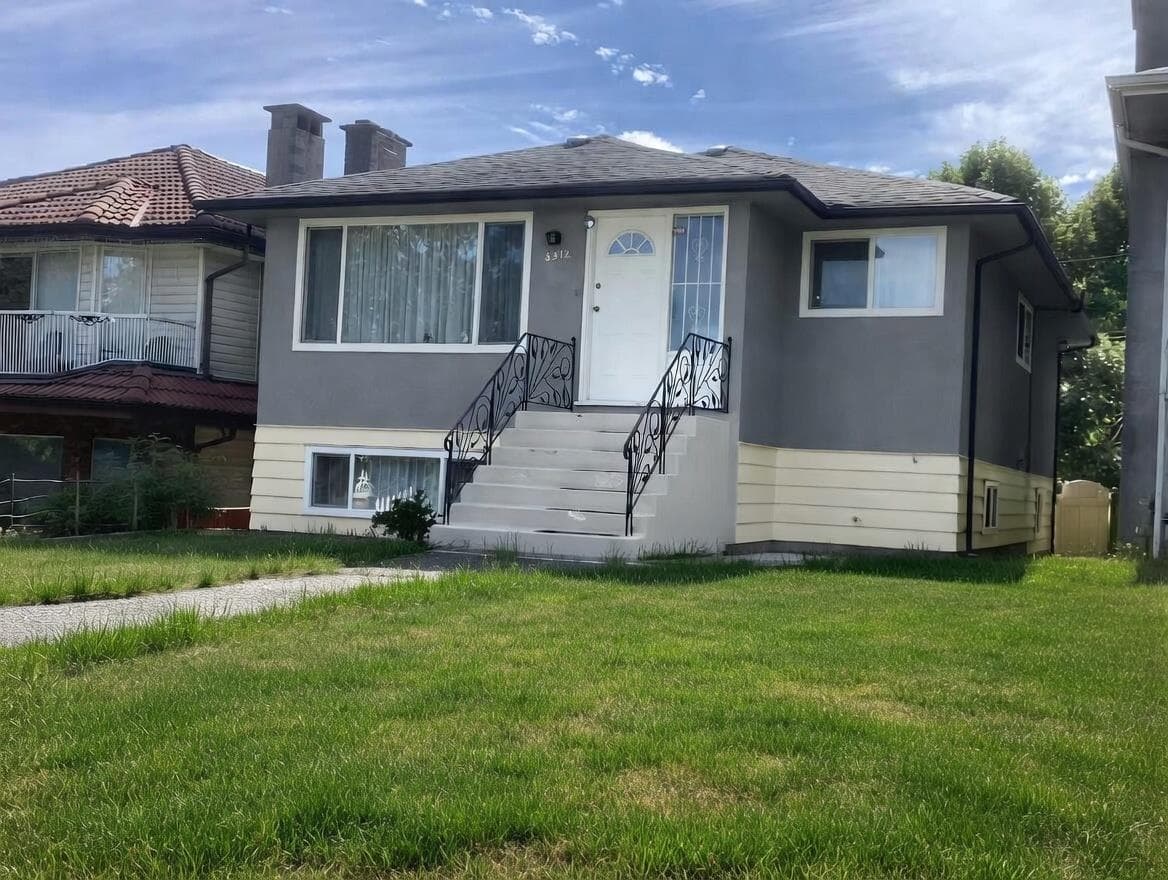 3312 Queens Avenue, Vancouver, V5R 4T8 — photo 1
