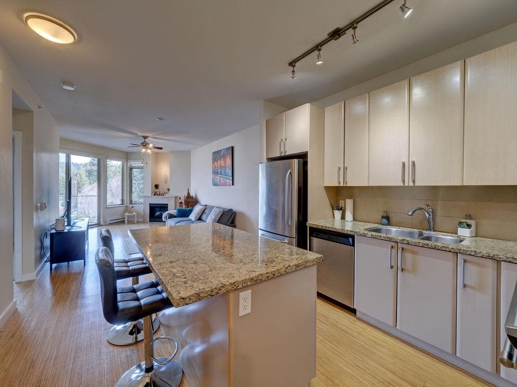 360 - 5160 Davis Bay Road, Sechelt, V7Z 0H3 — photo 1