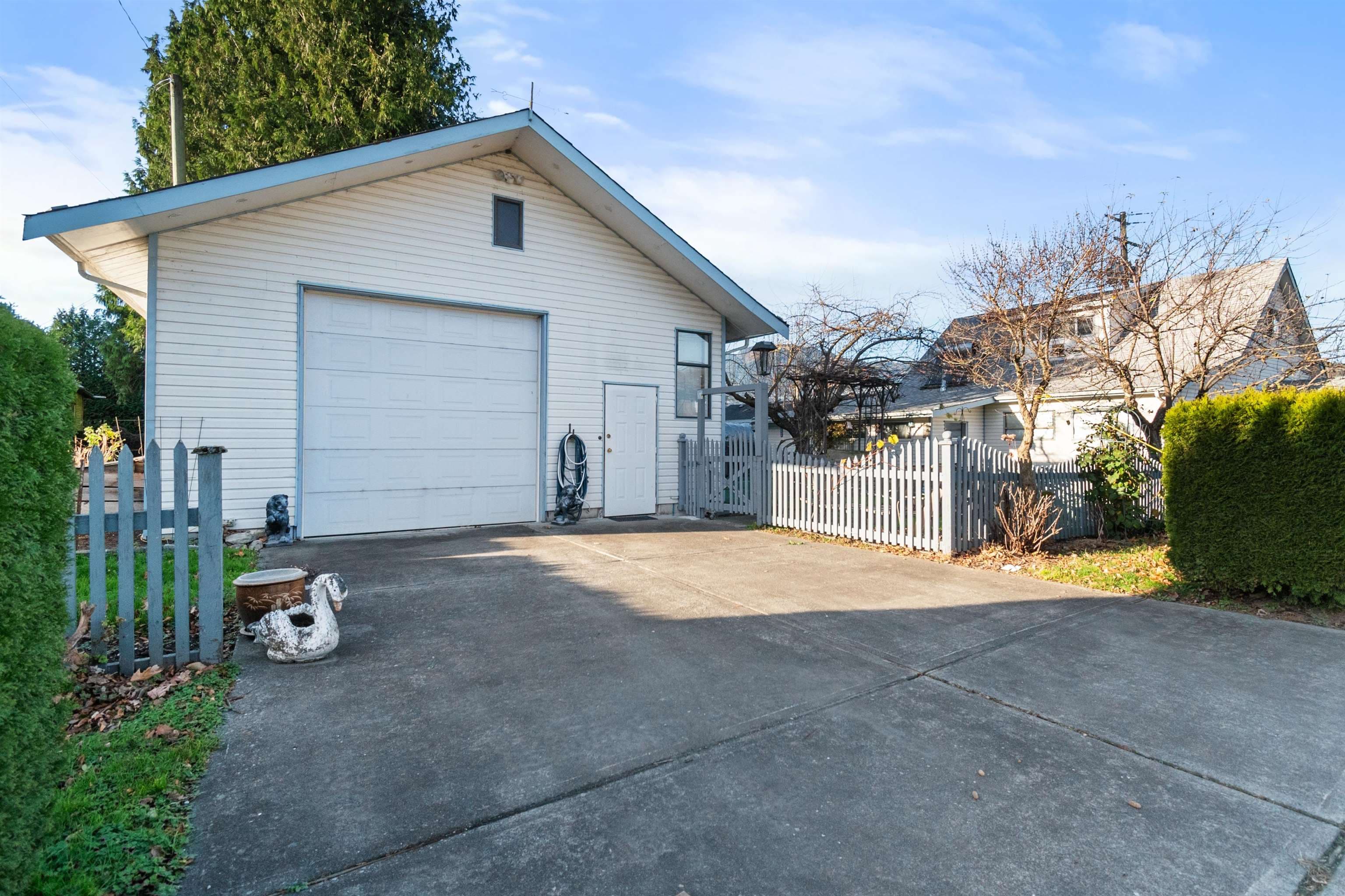 6994 Cheam Avenue, Agassiz, V0M 1A3 — photo 2