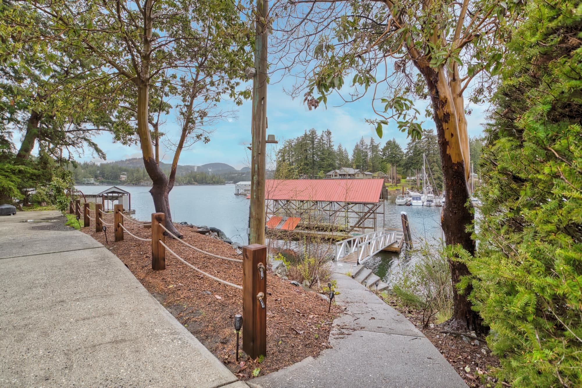 12848 Gilden Road, Madeira Park, V0N 2H1 — photo 2