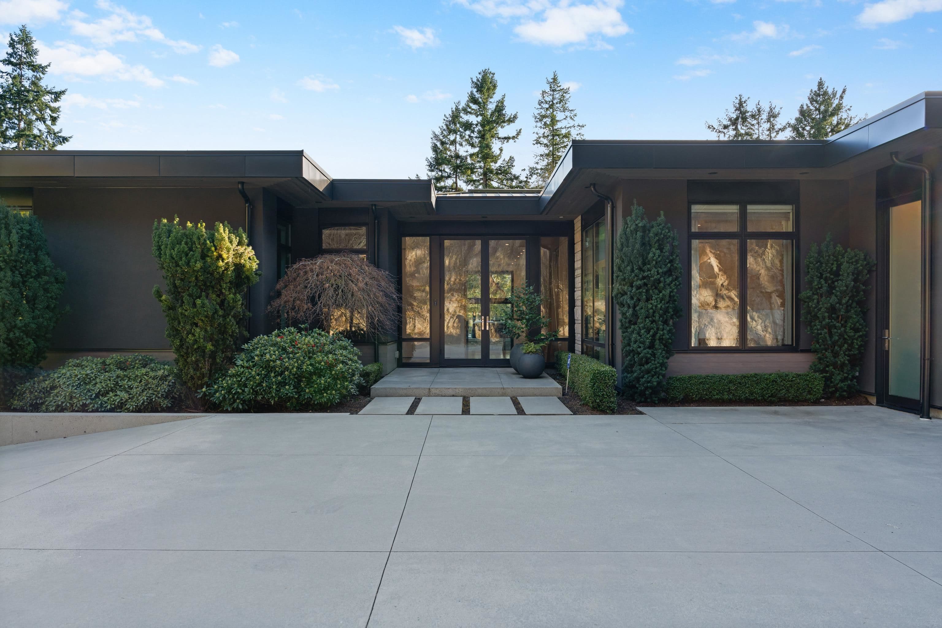 4799 Clovelly Walk, West Vancouver, V7W 1H7 — photo 2